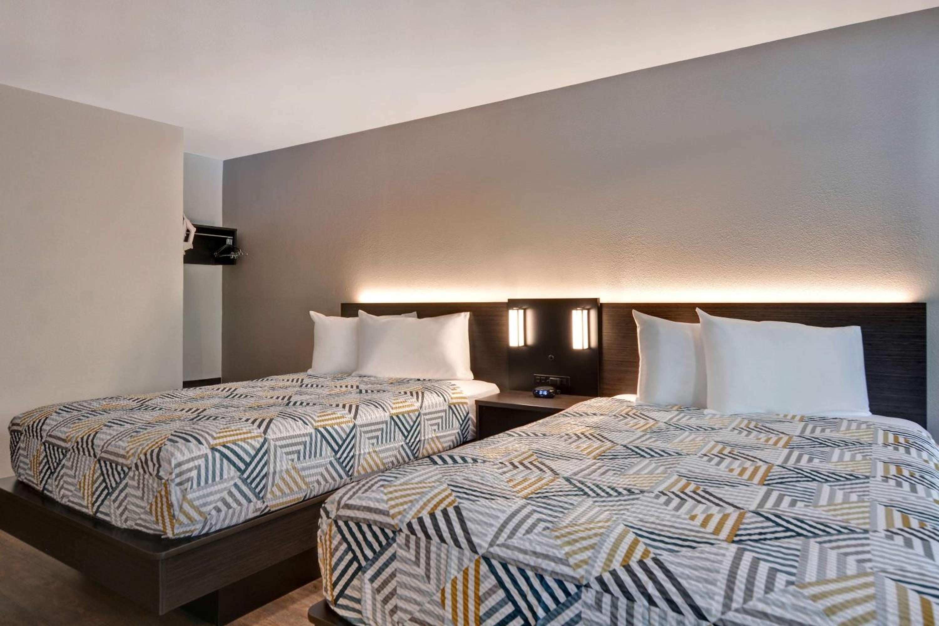 Queen Room with Two Queen Beds - Non-Smoking