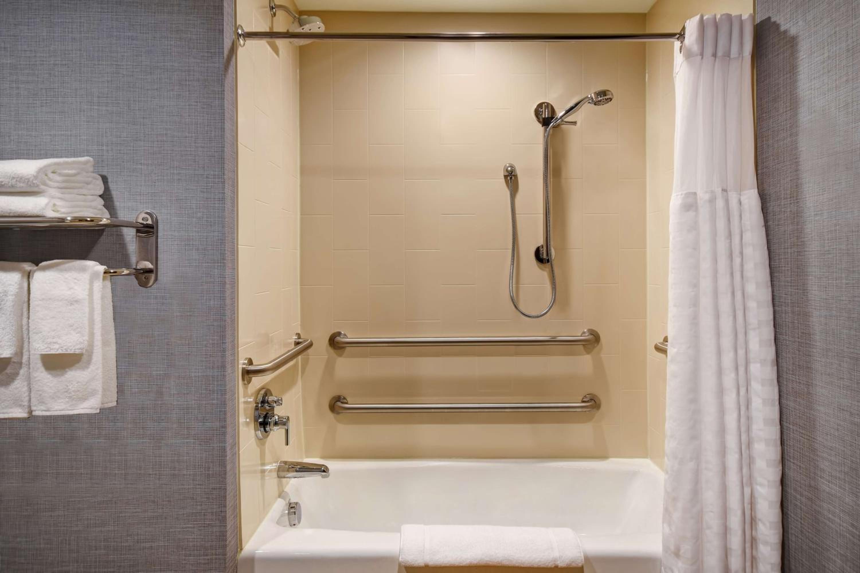 King Room with Sofa Bed and Accessible Tub - Photo 10