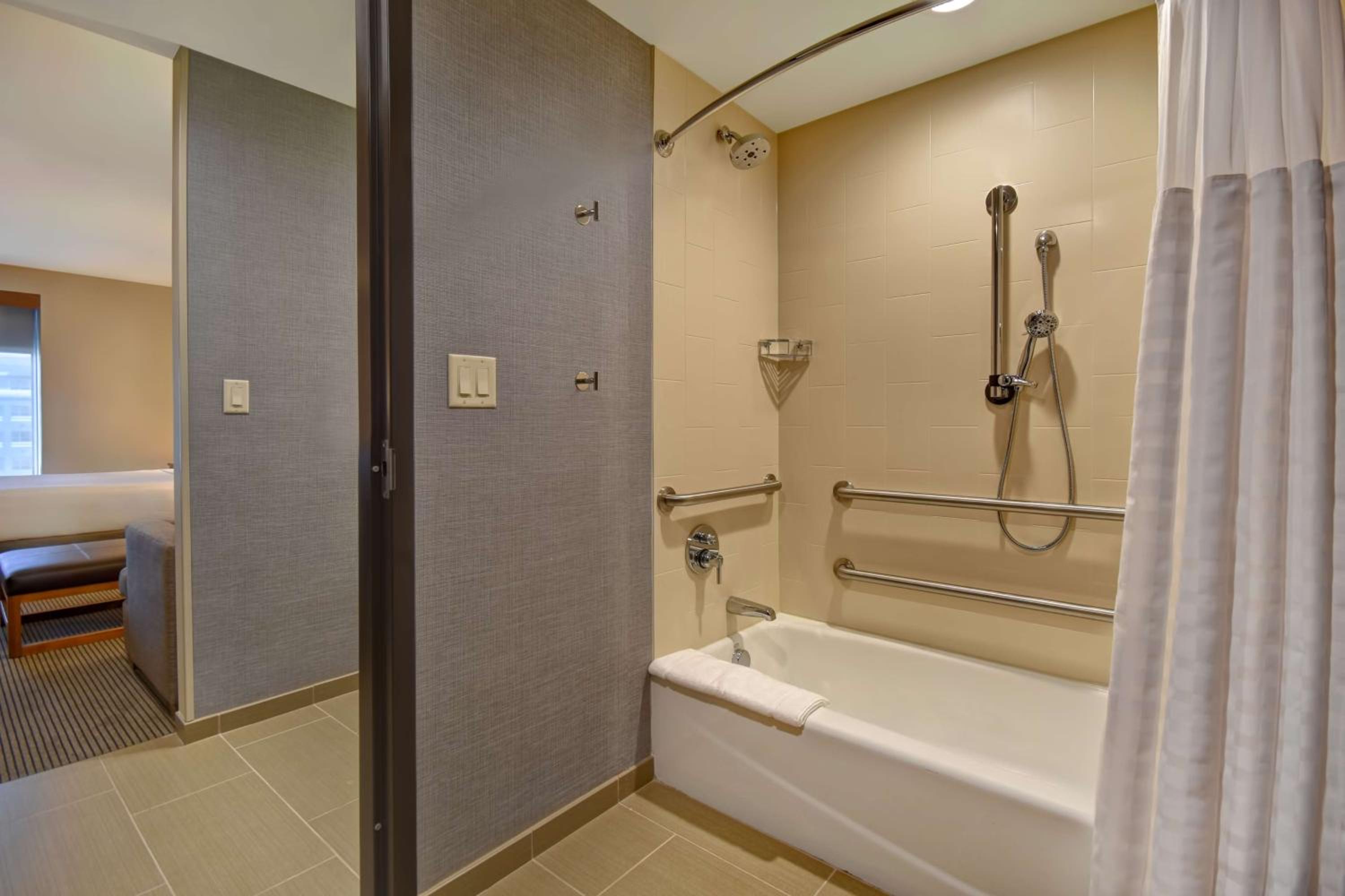 King Room with Sofa Bed and Accessible Tub - Photo 2