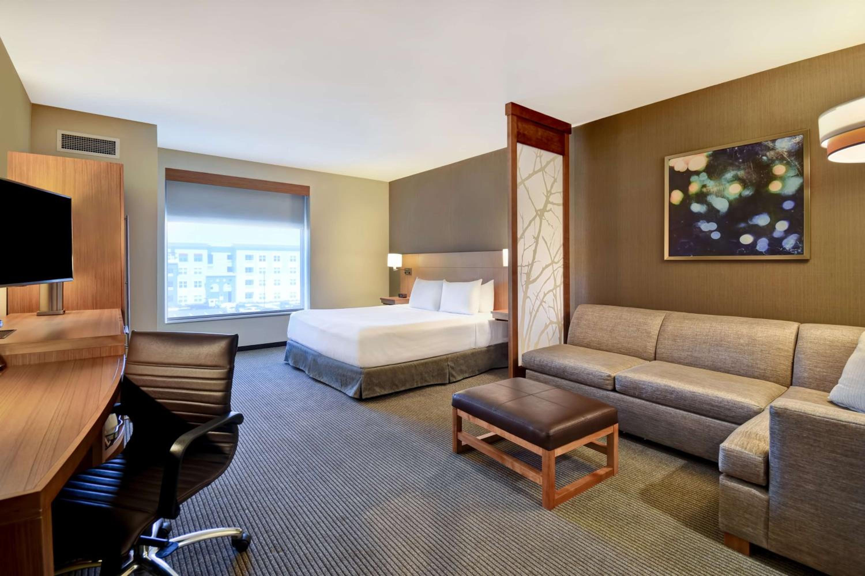 King Room with Sofa Bed and Accessible Tub - Photo 5