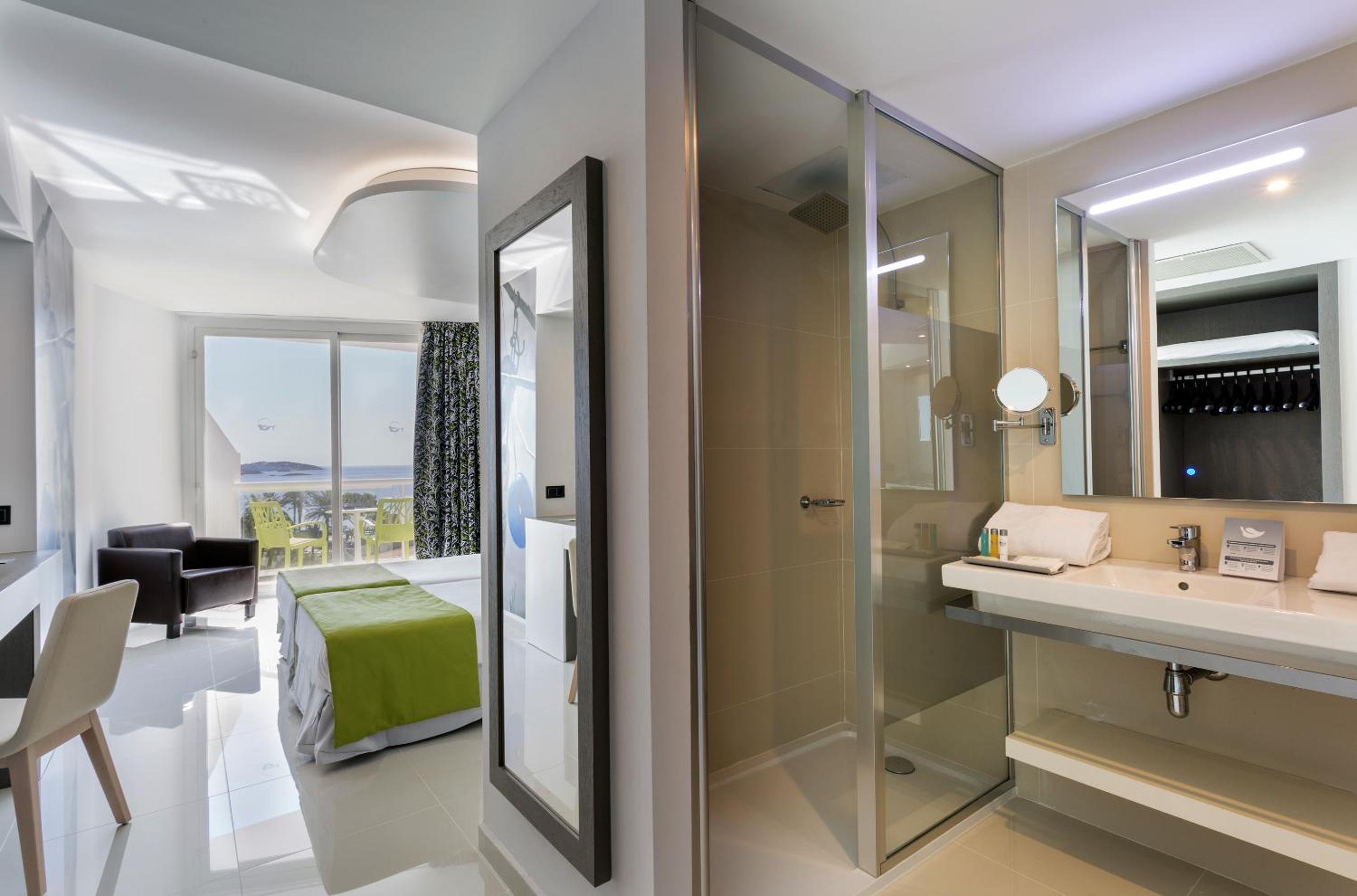 Joy - Double Room (2 Adults + 1 Child) photo 2