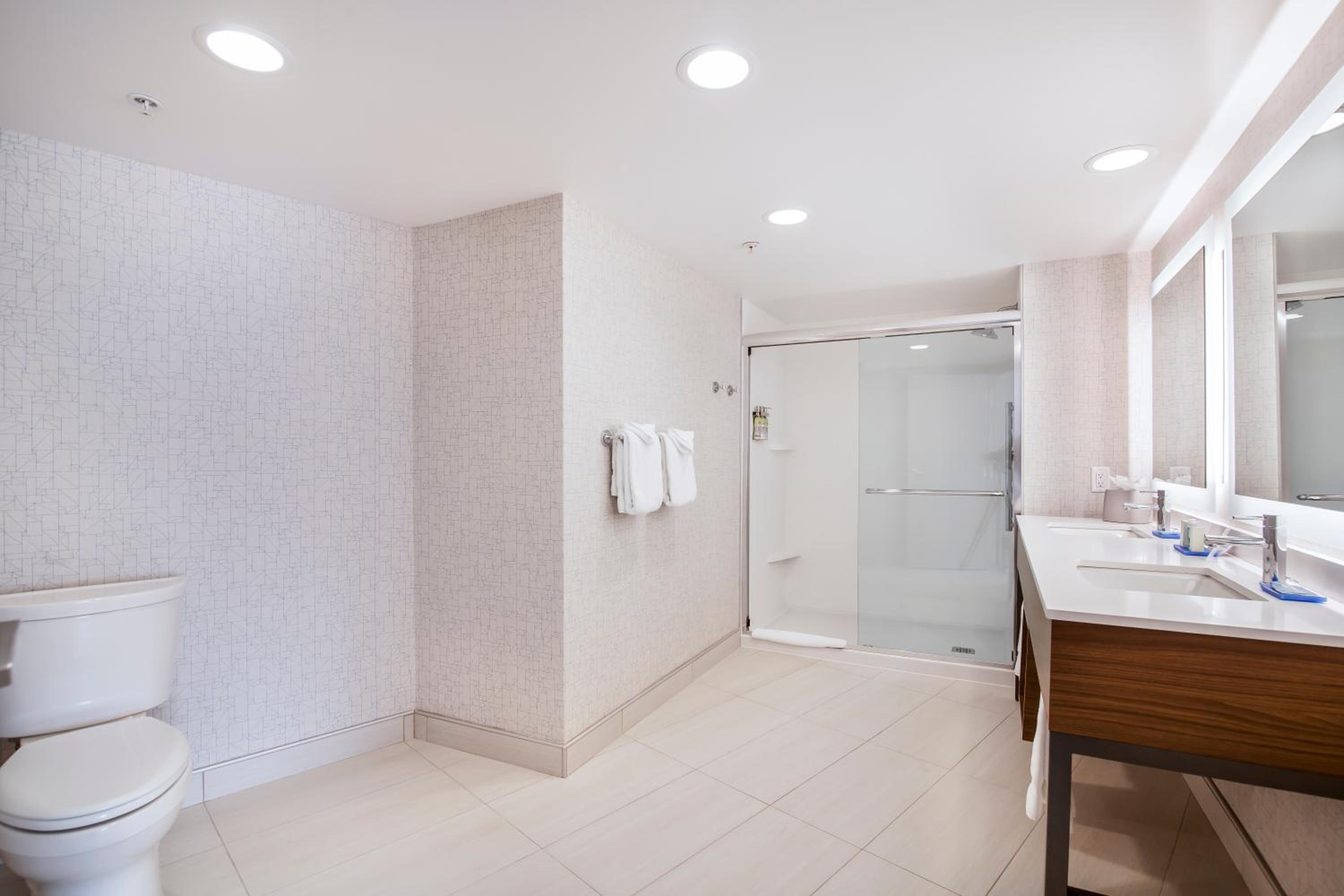 King Suite - Photo 5