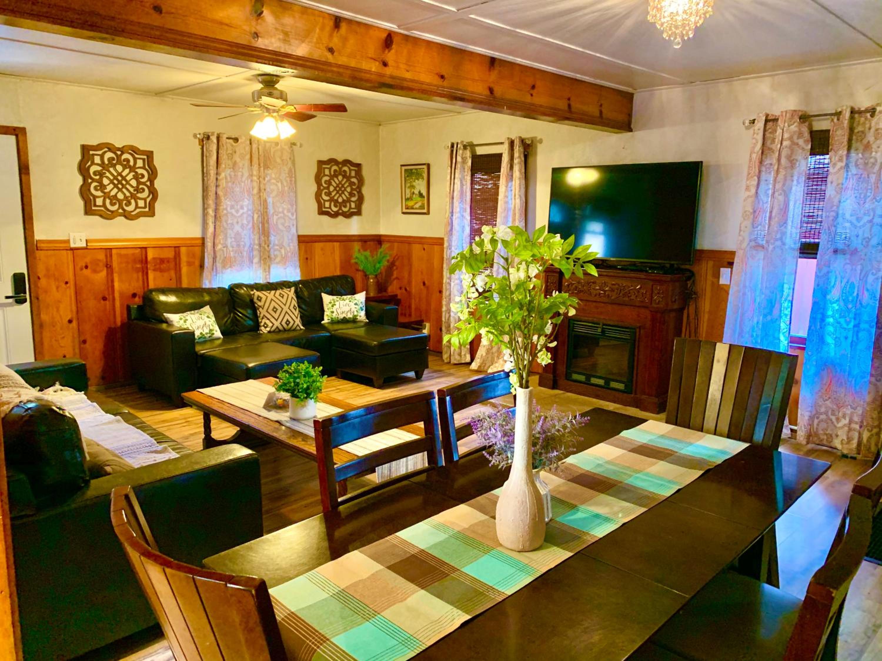 Deluxe Family Room