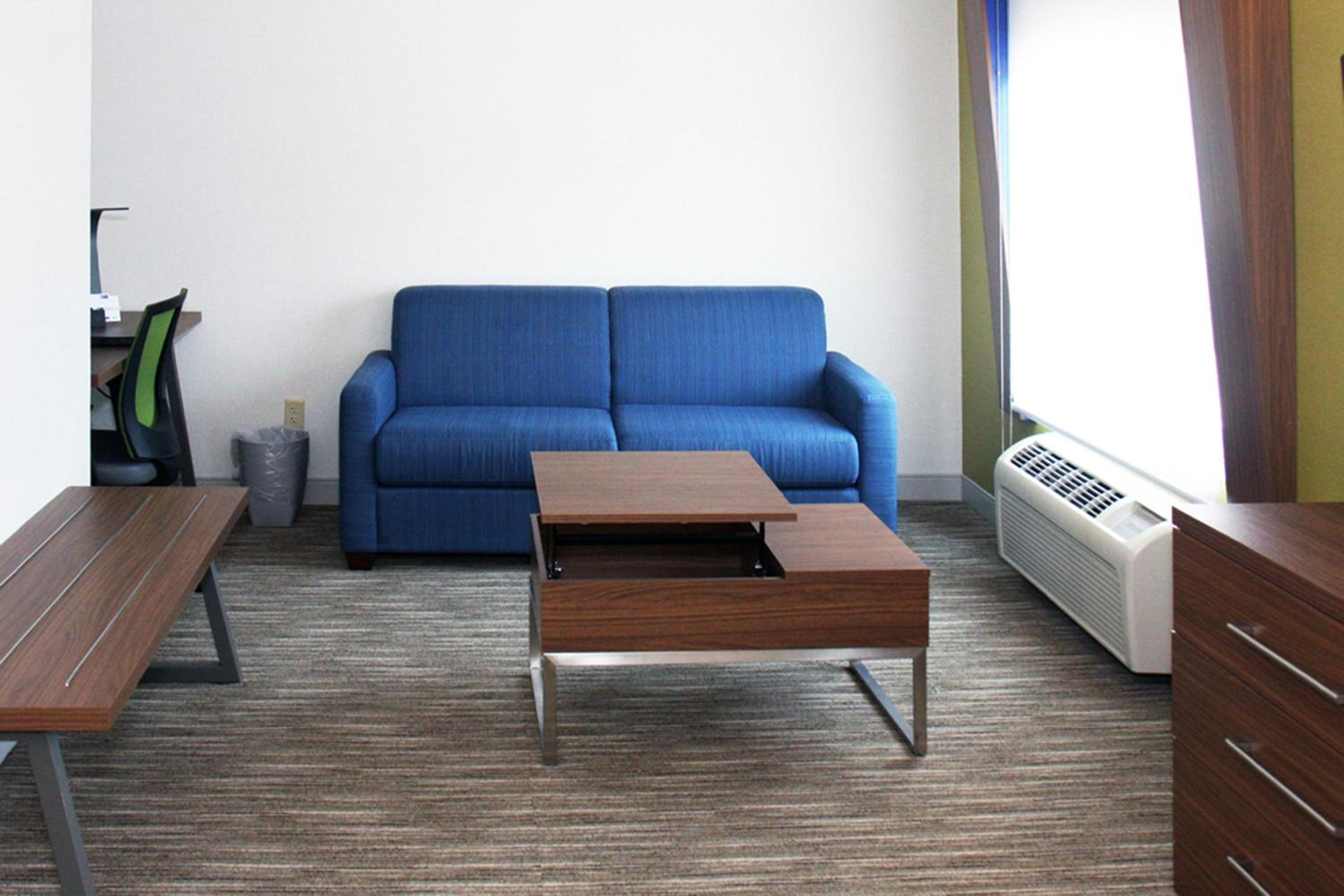 King Room - Mobility Access Tub - Non-Smoking - Photo 4