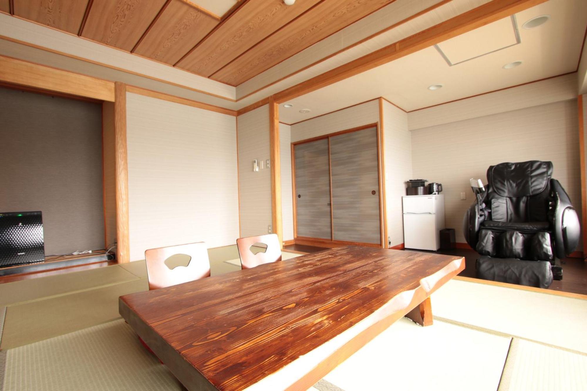 Superior Japanese-Western-Style-Room(Sea Side)(Top Floor) - Indoor Bath - Non-Smoking photo 1