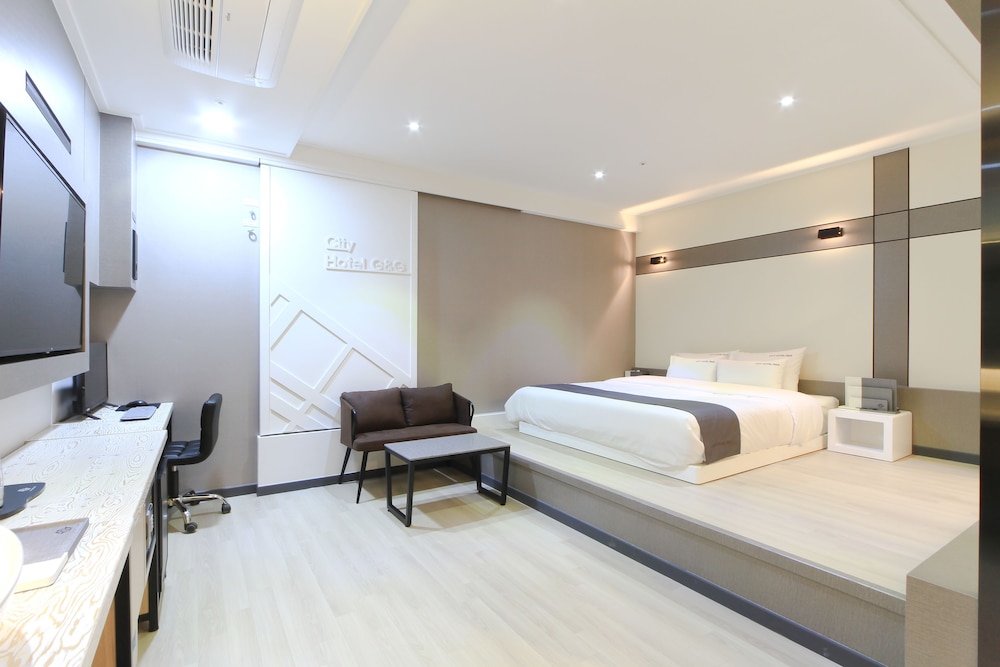 Deluxe Room - Photo 8