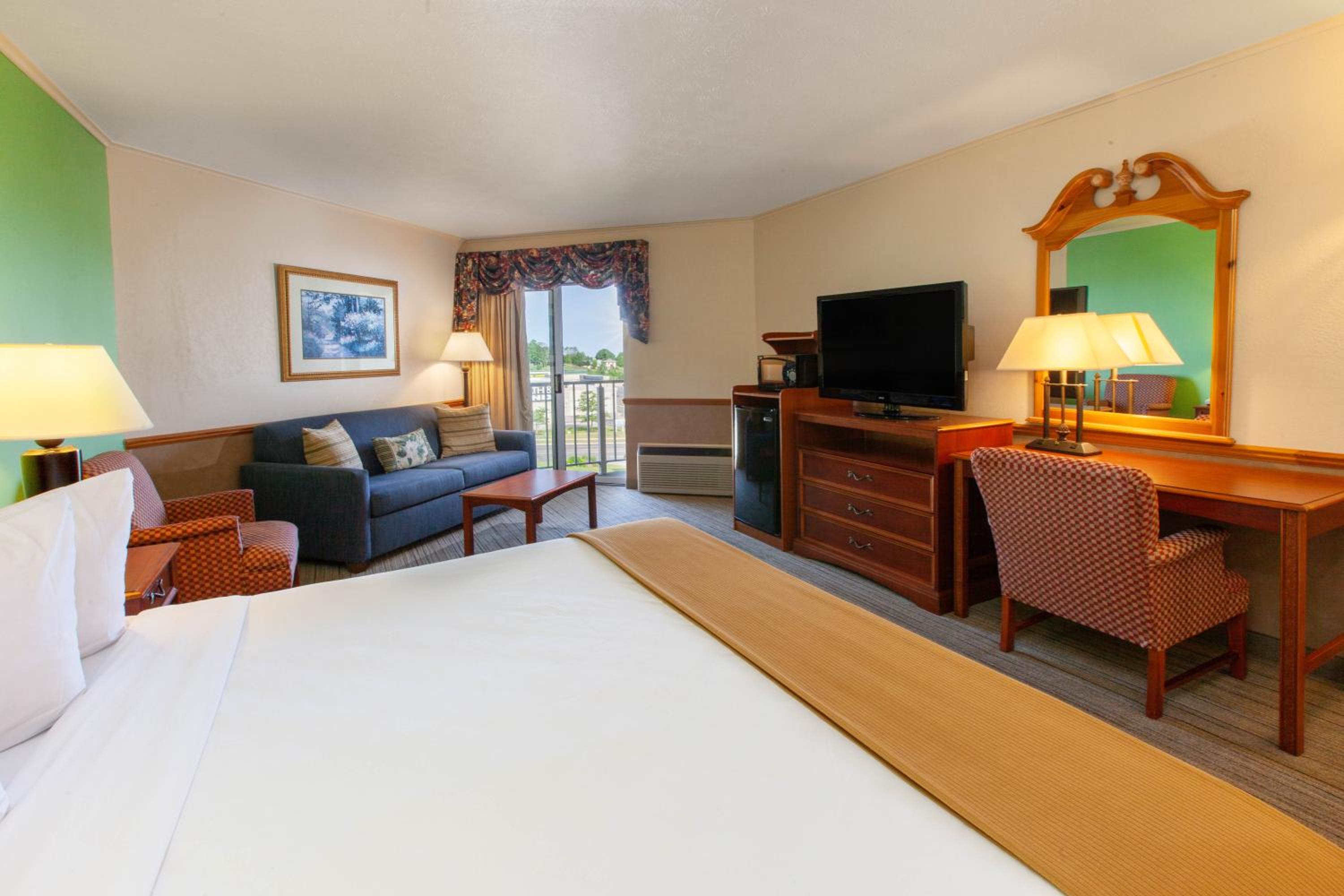 King Room with Balcony and Bay View photo 1