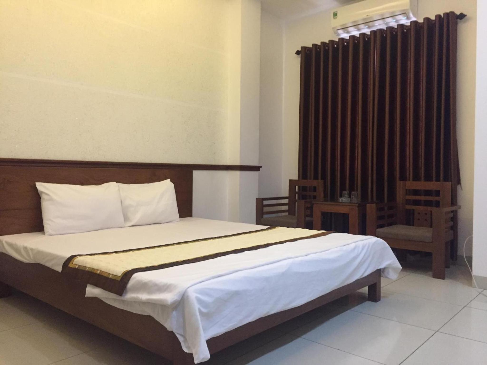 Double Room with Balcony - Photo 5