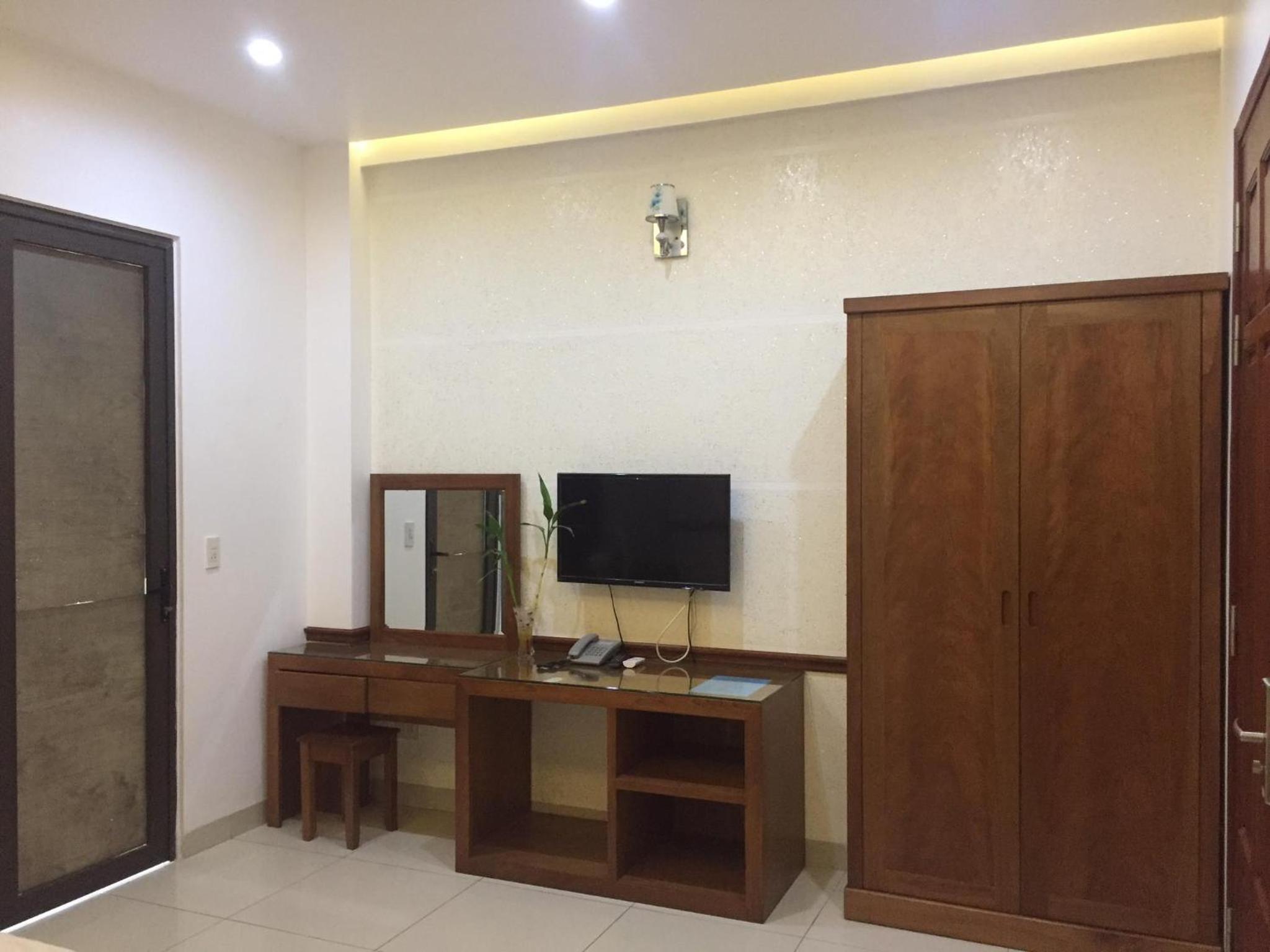 Double Room with Balcony - Photo 4