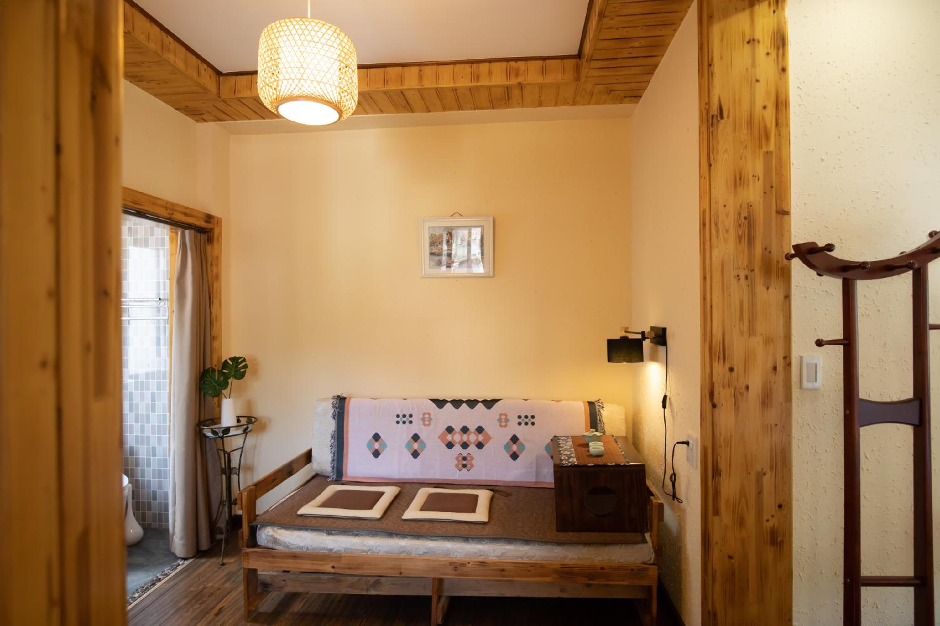 Comfy King Room photo 3