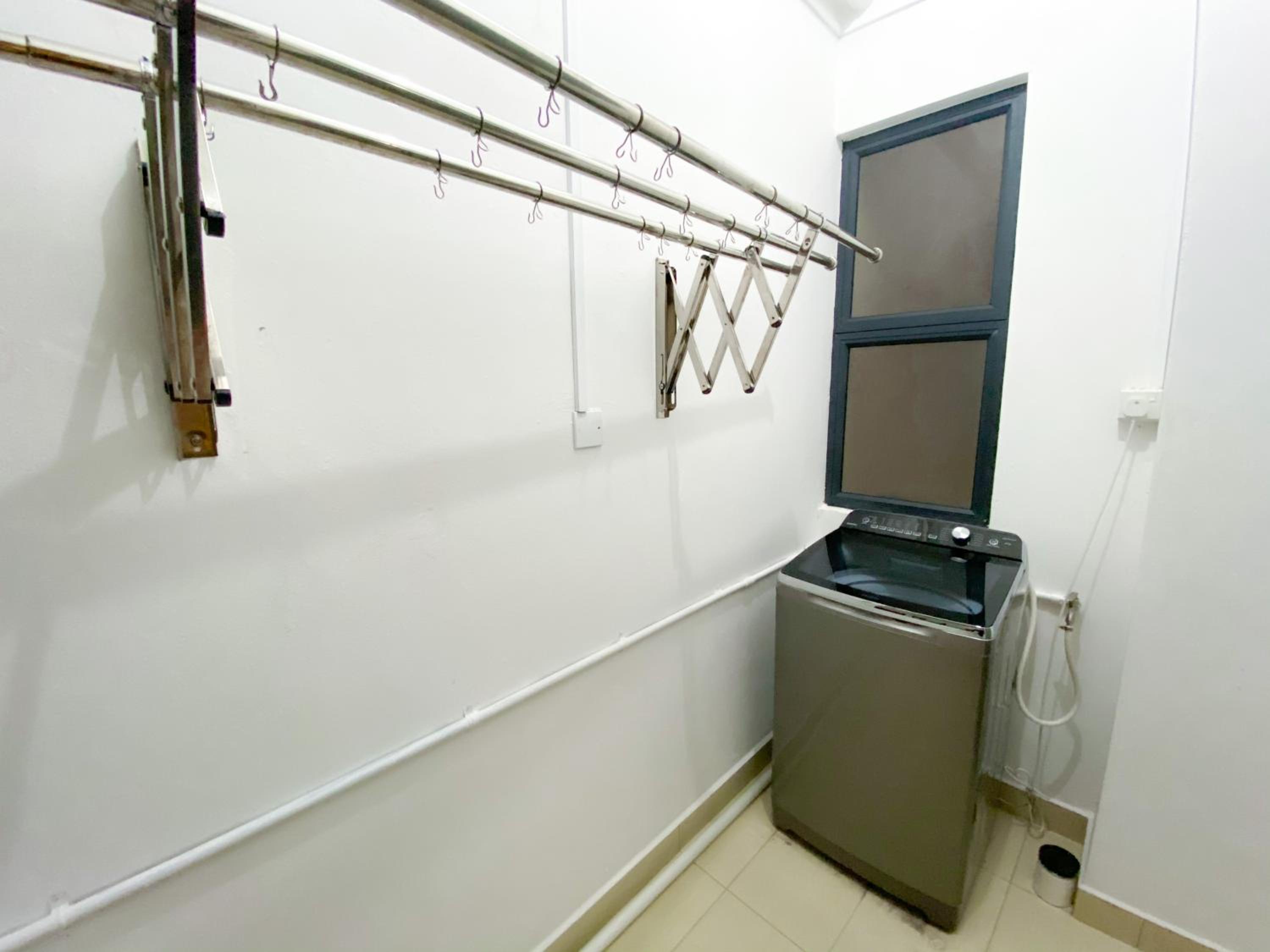 3-Bedroom Apartment with Balcony photo 3