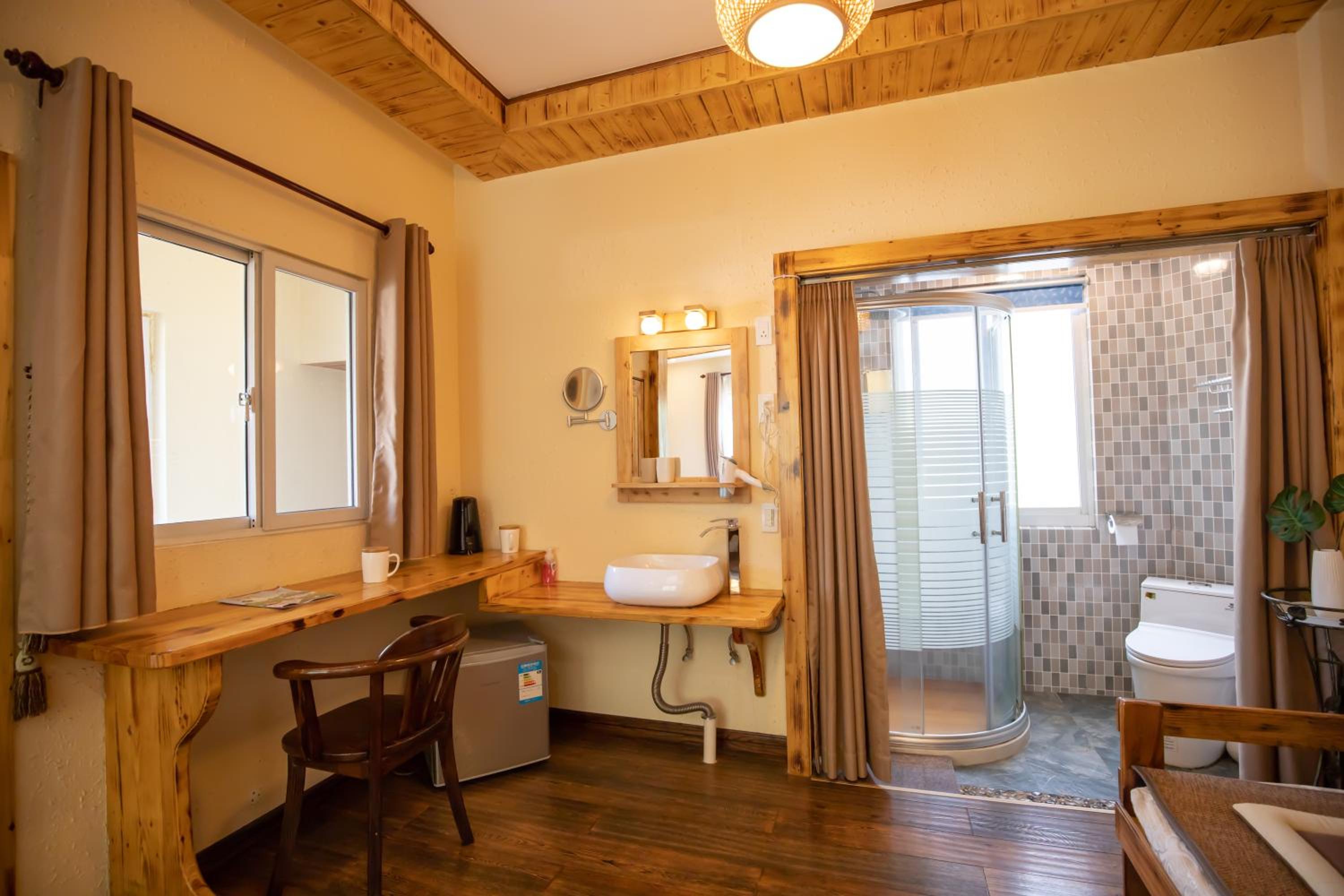 Comfy King Room photo 1