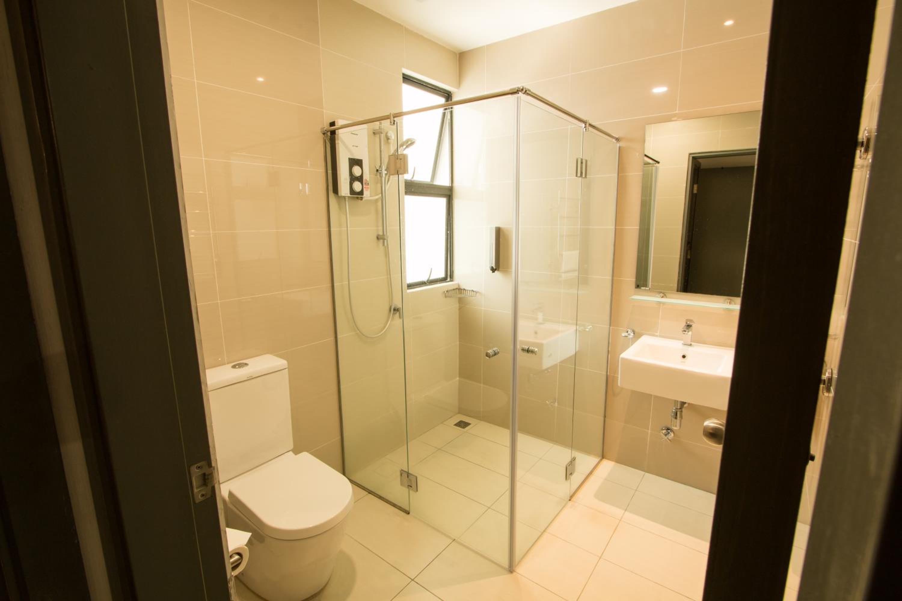 3-Bedroom Apartment with Balcony photo 2