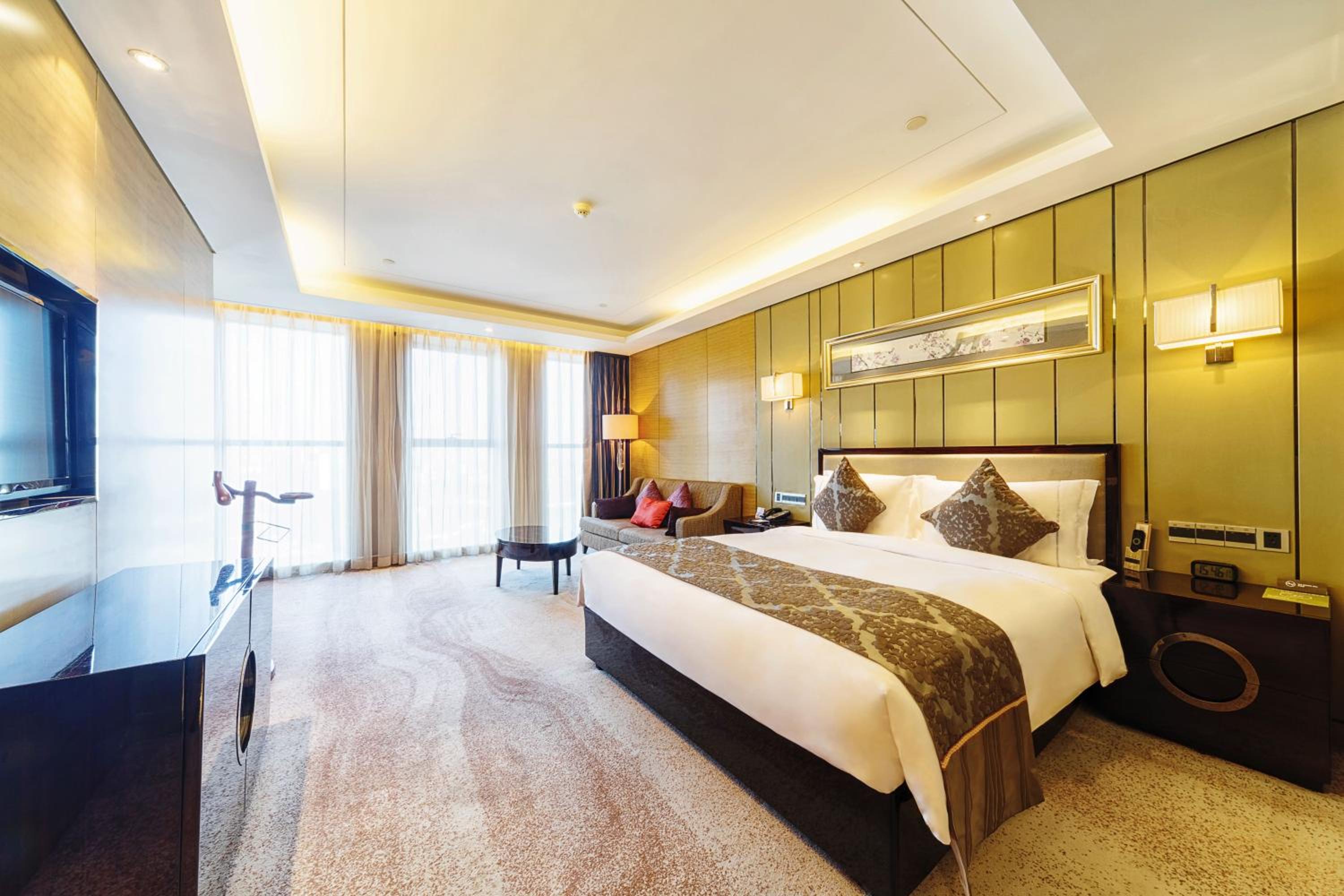 Superior King Room photo 2