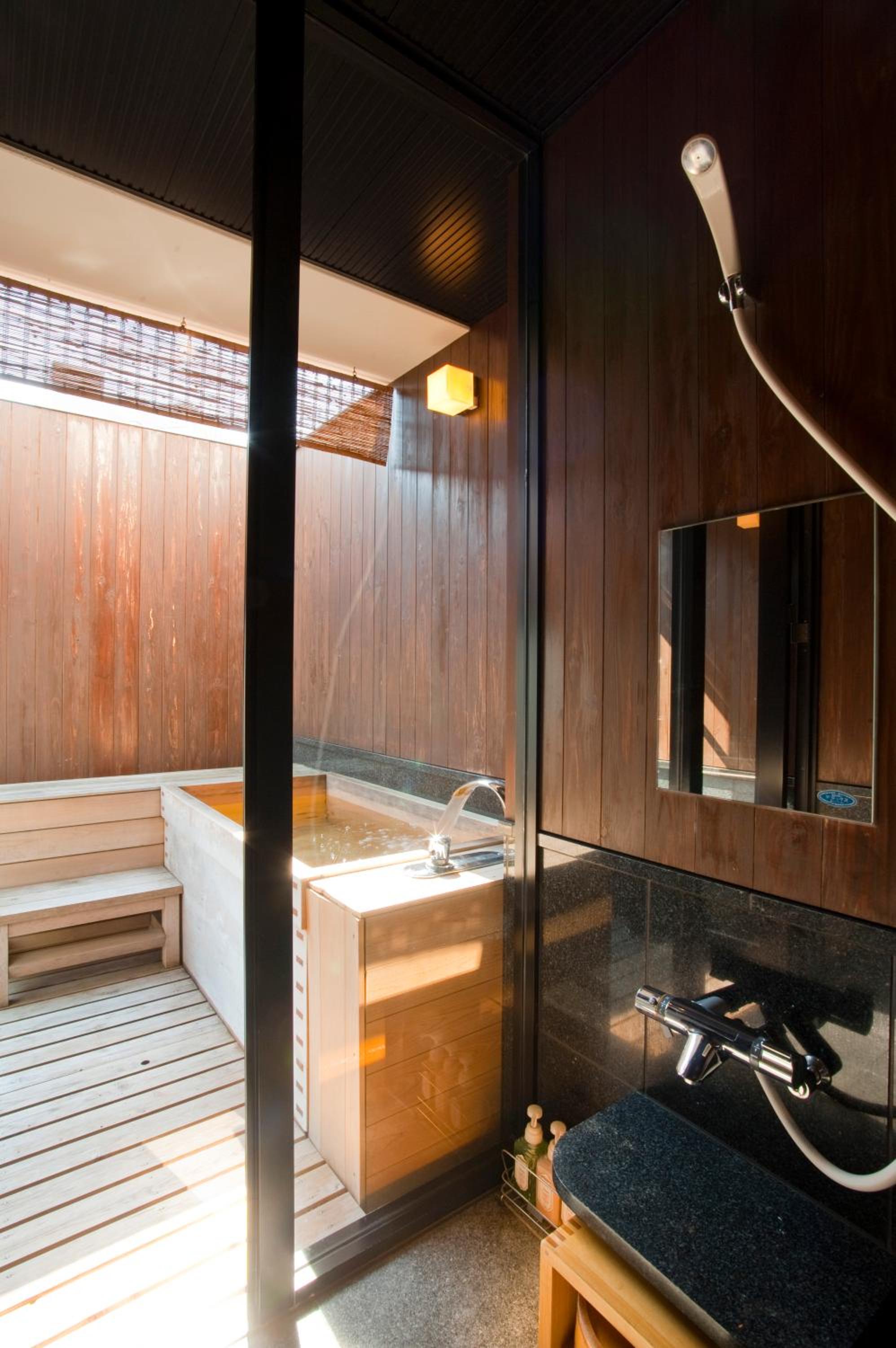 Deluxe Japanese-Style Room with Open Air Bath photo 3