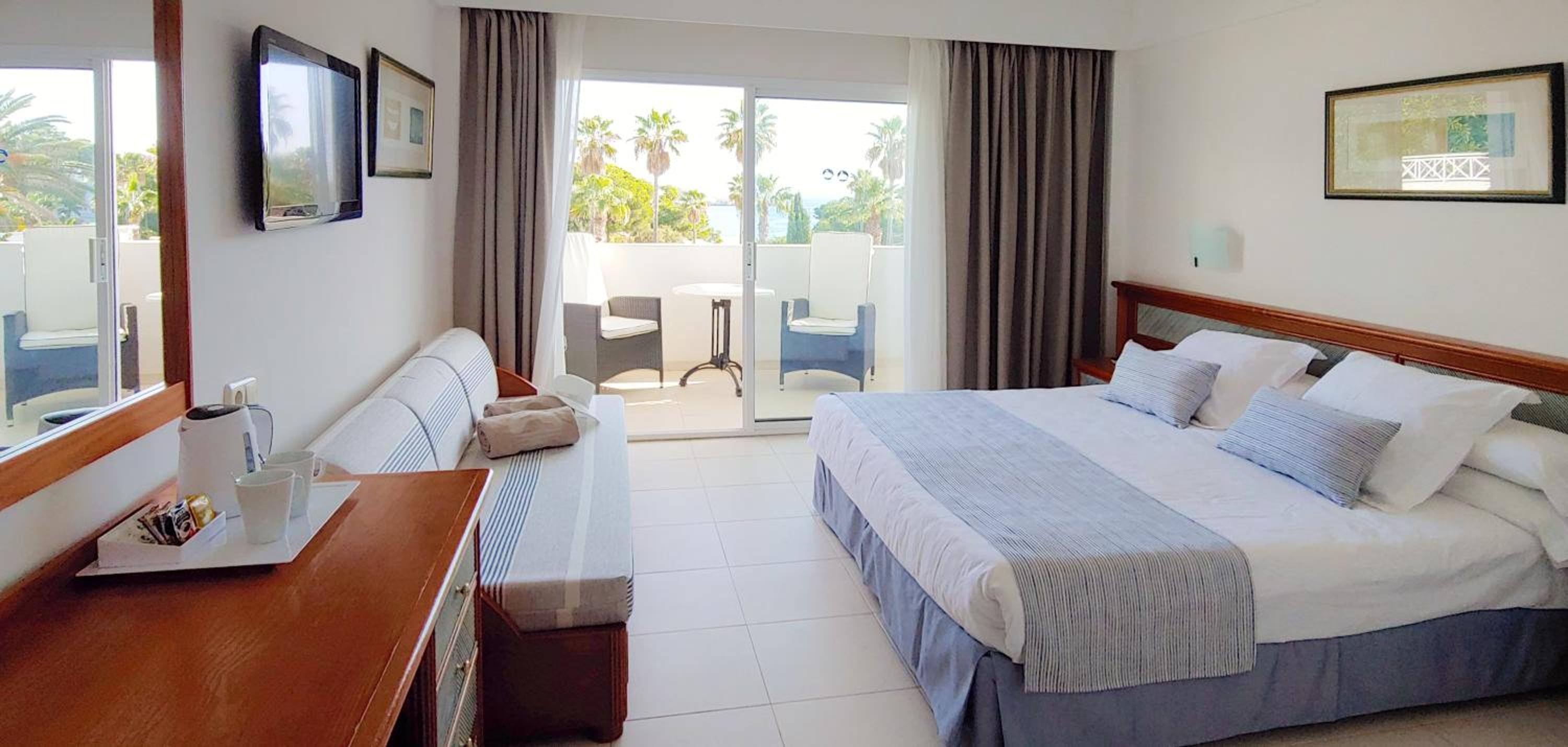 Habitación Doble o con Dos Camas Superior con Vista al Mar