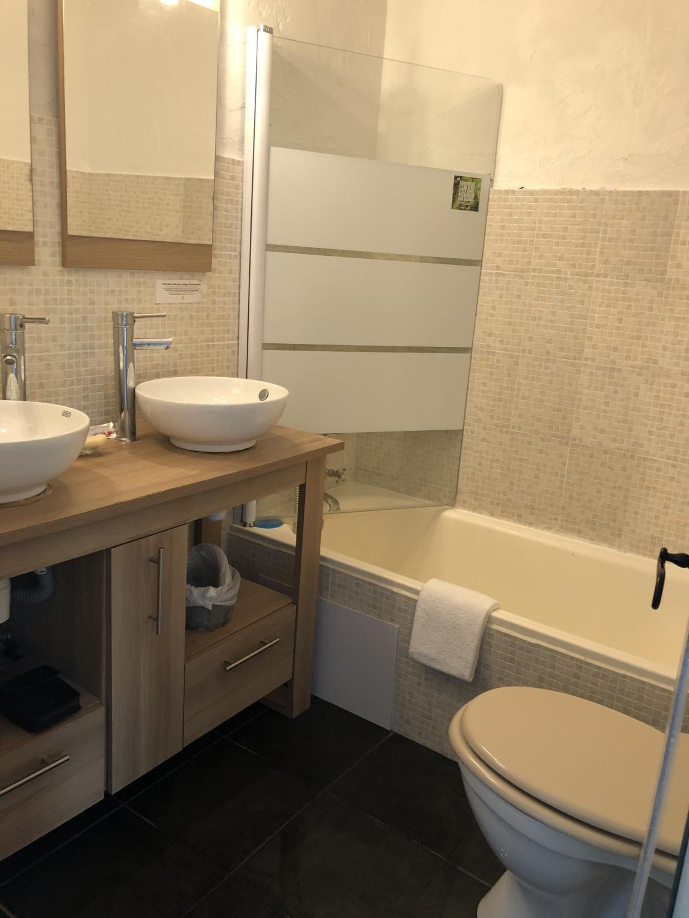 Single Room photo 3