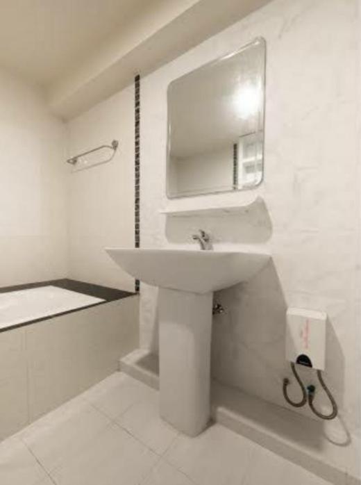 Deluxe King Room with Mountain View photo 3