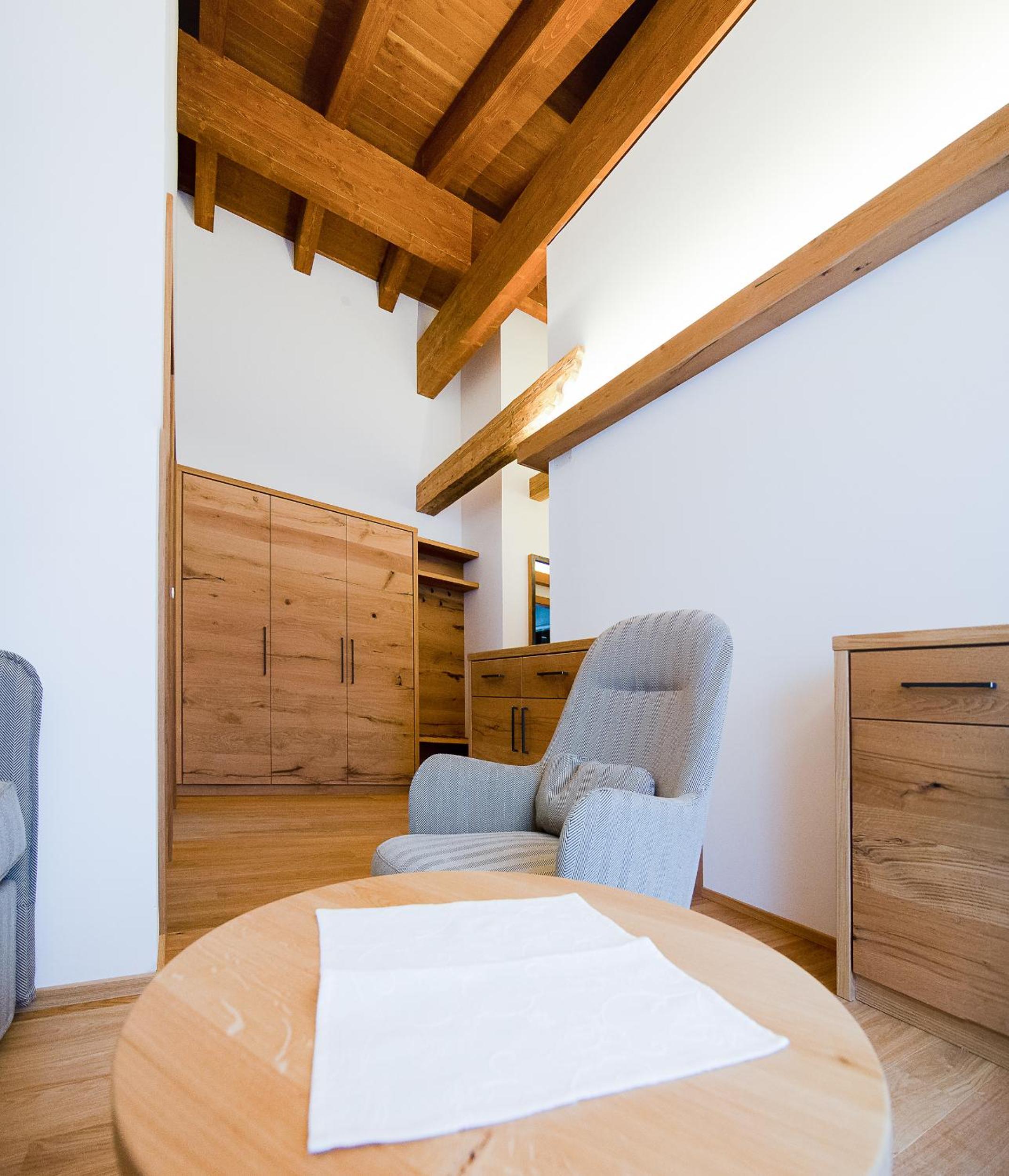 Family Suite with Balcony - Photo 6