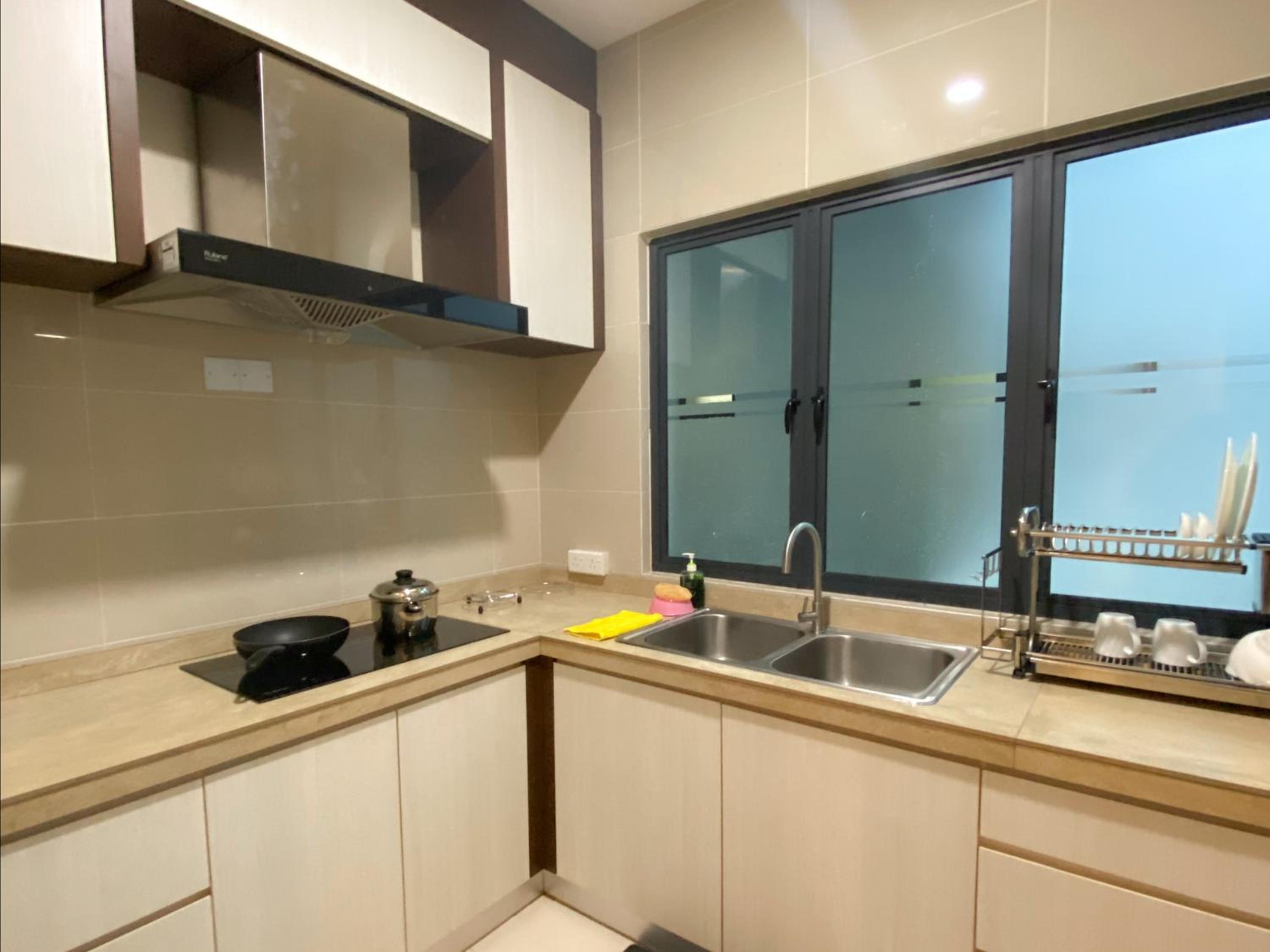 3-Bedroom Apartment with Balcony photo 1