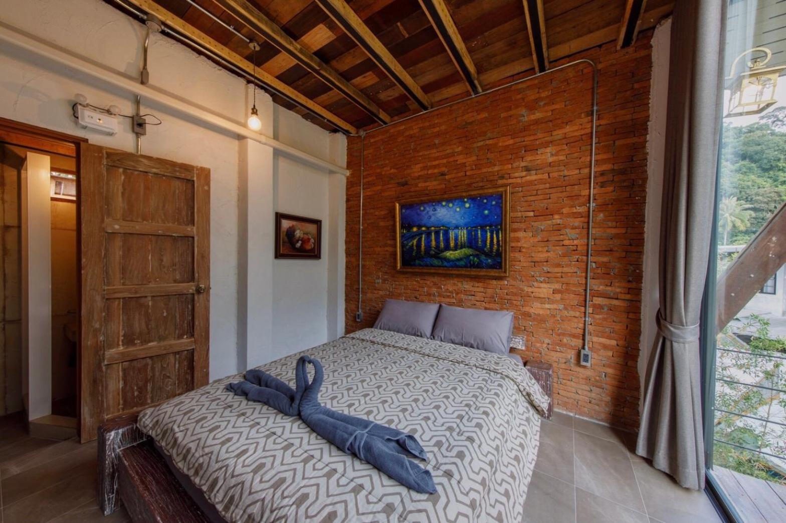 Standard Double Room - Photo 17