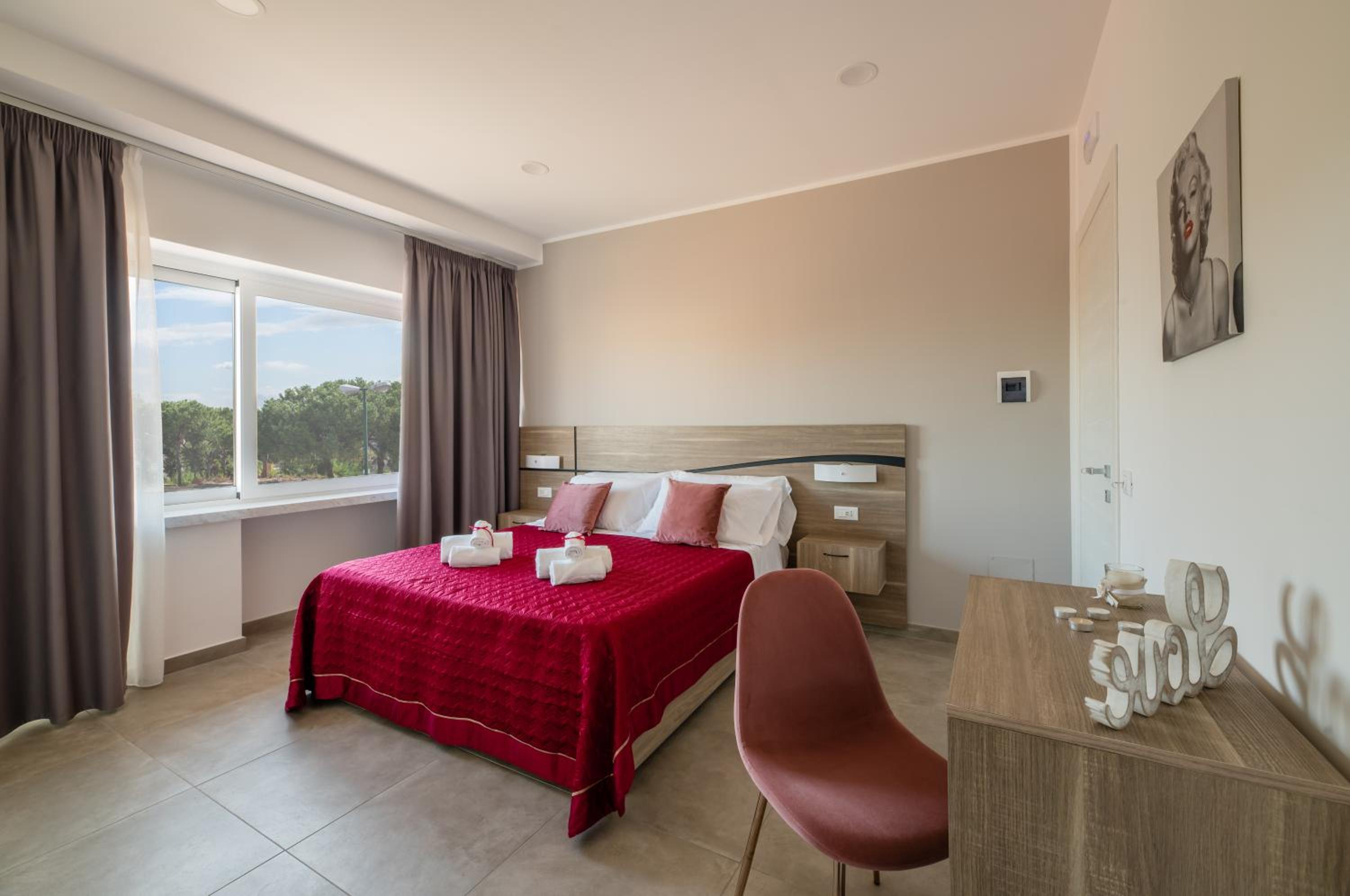 Deluxe King Room