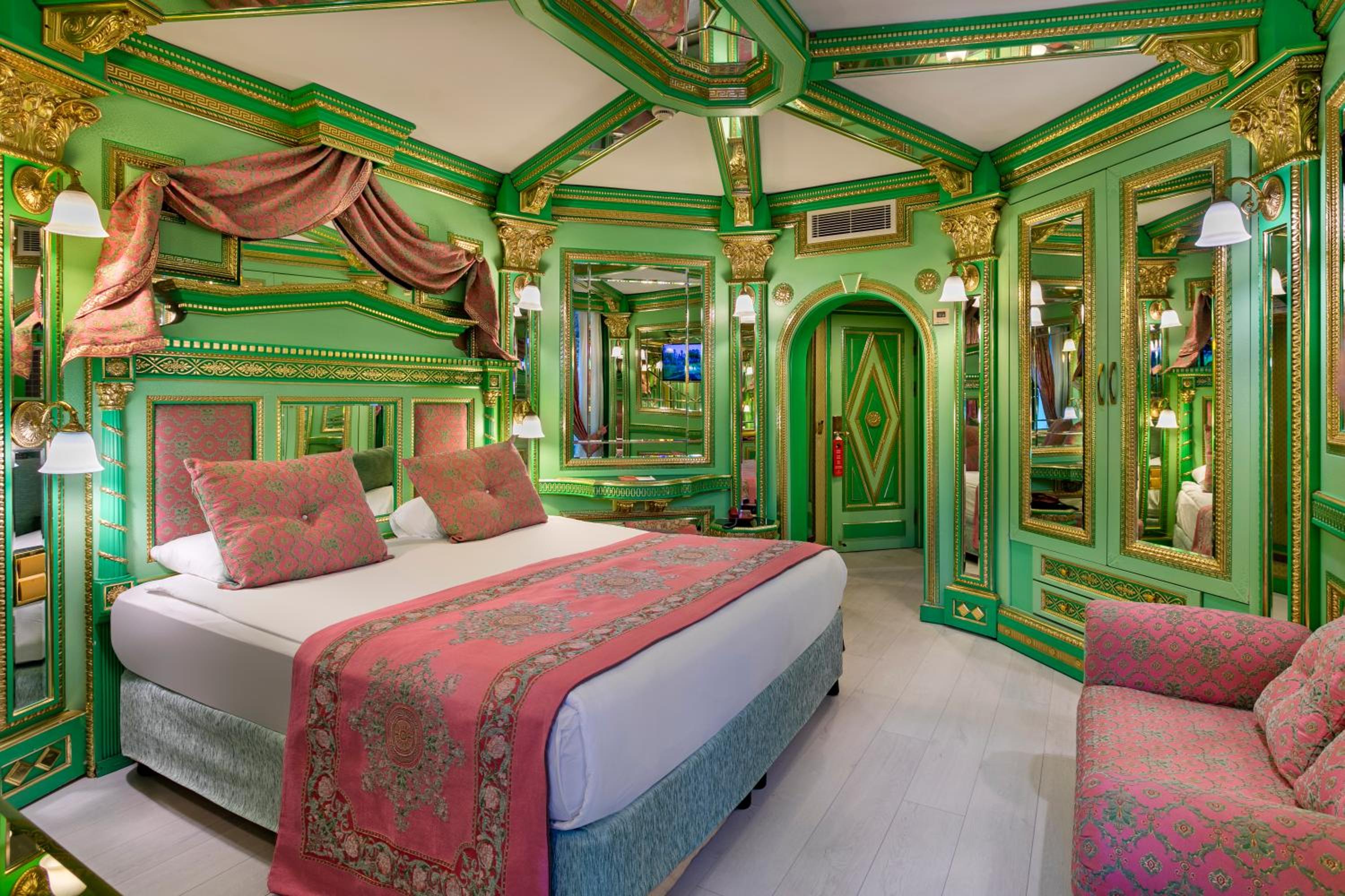 Club Single Room