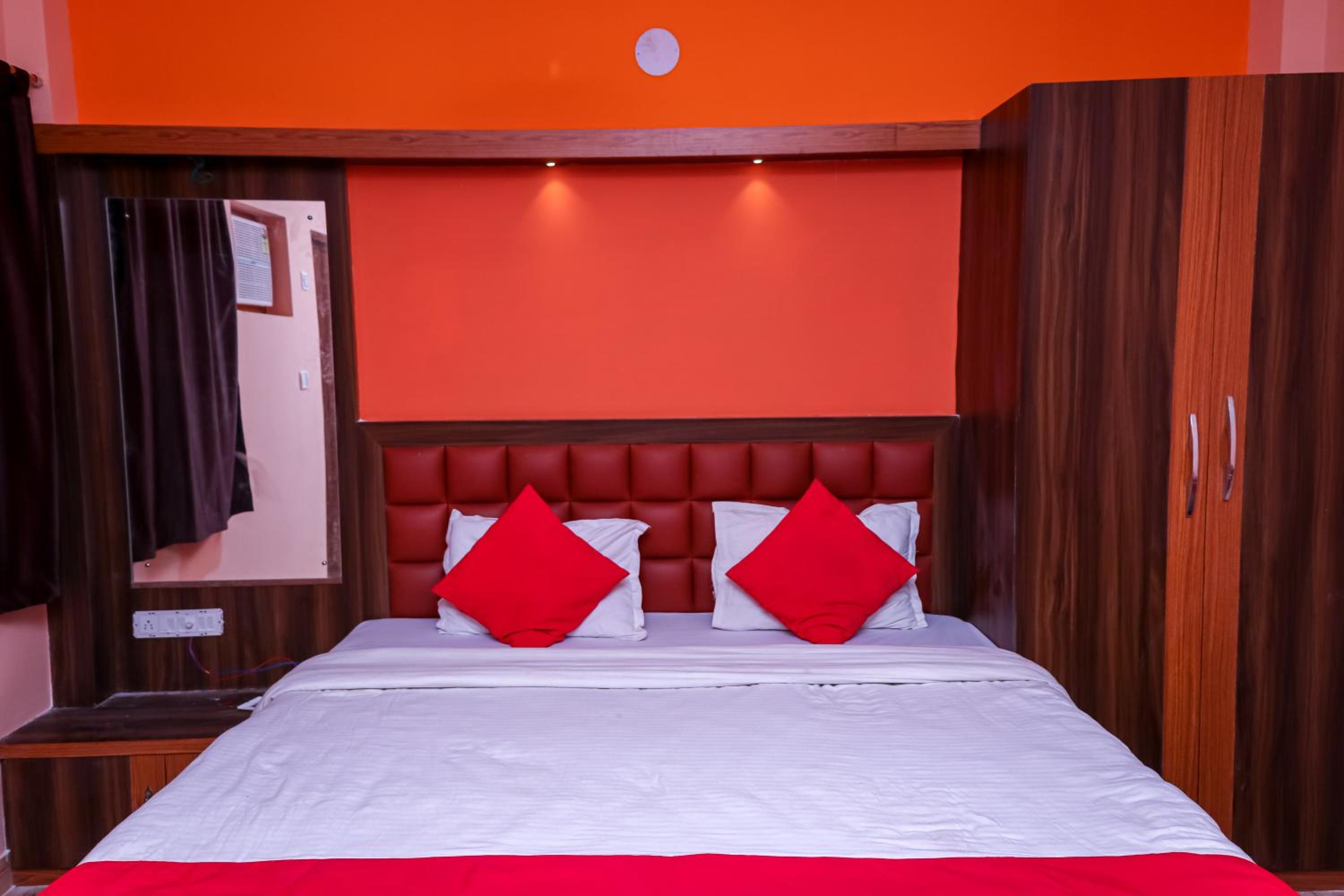 Deluxe Queen Room