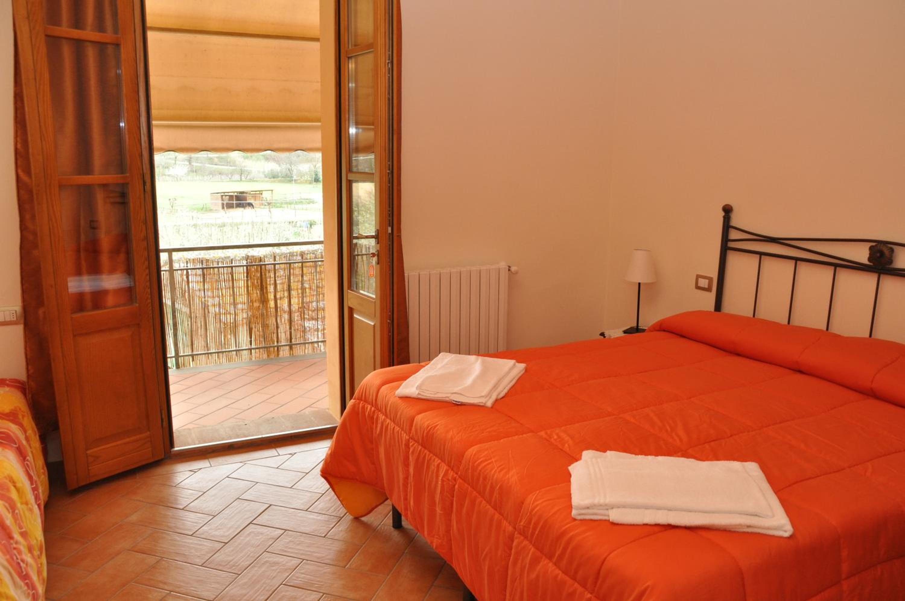 Classic Triple Room - Photo 12