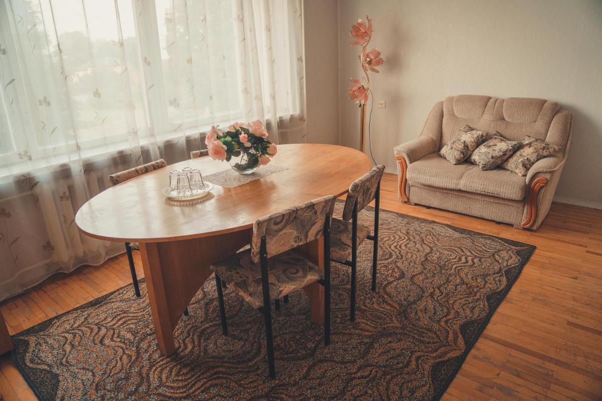 Standard Family Room photo 2