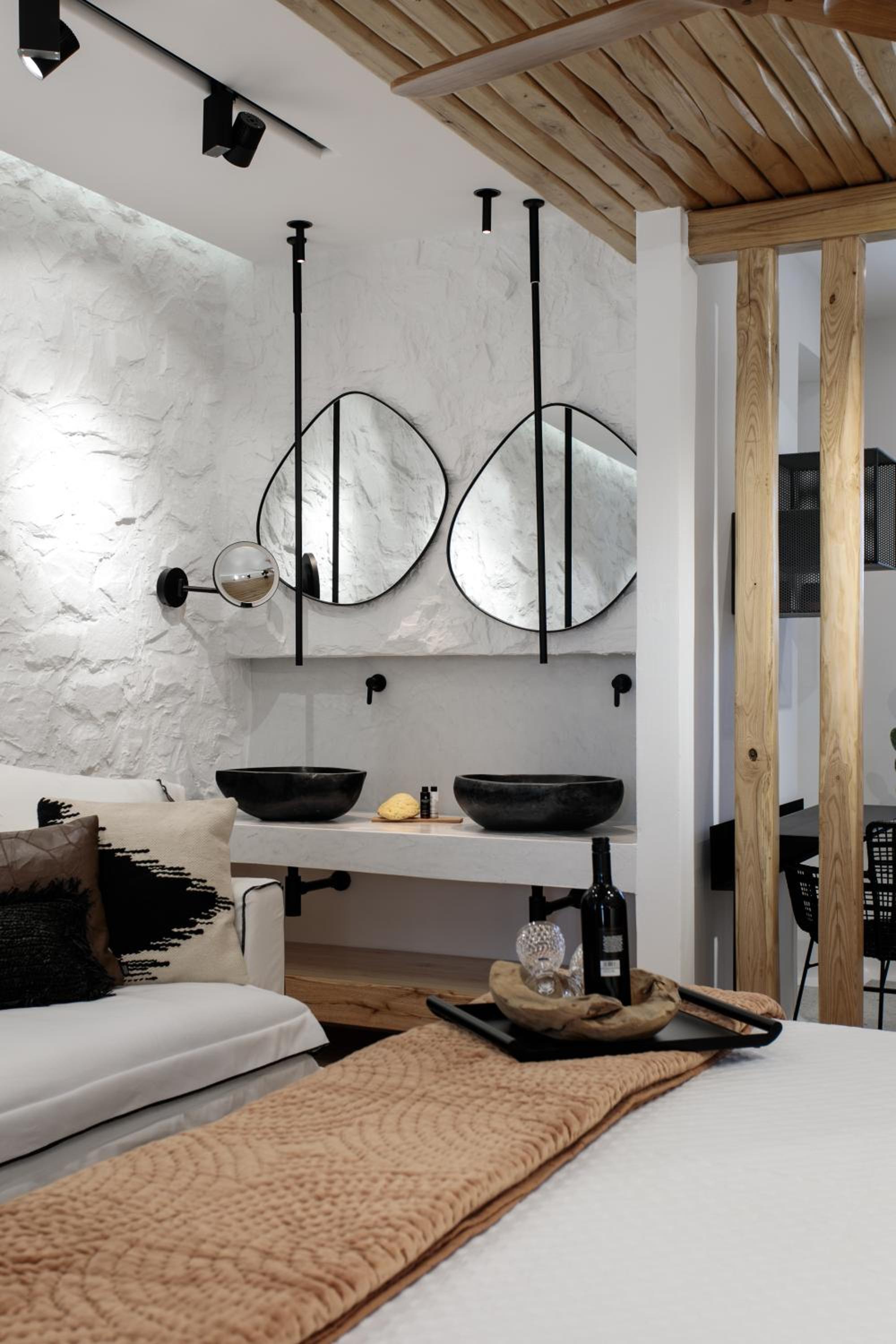 Junior Suite with Pool View
