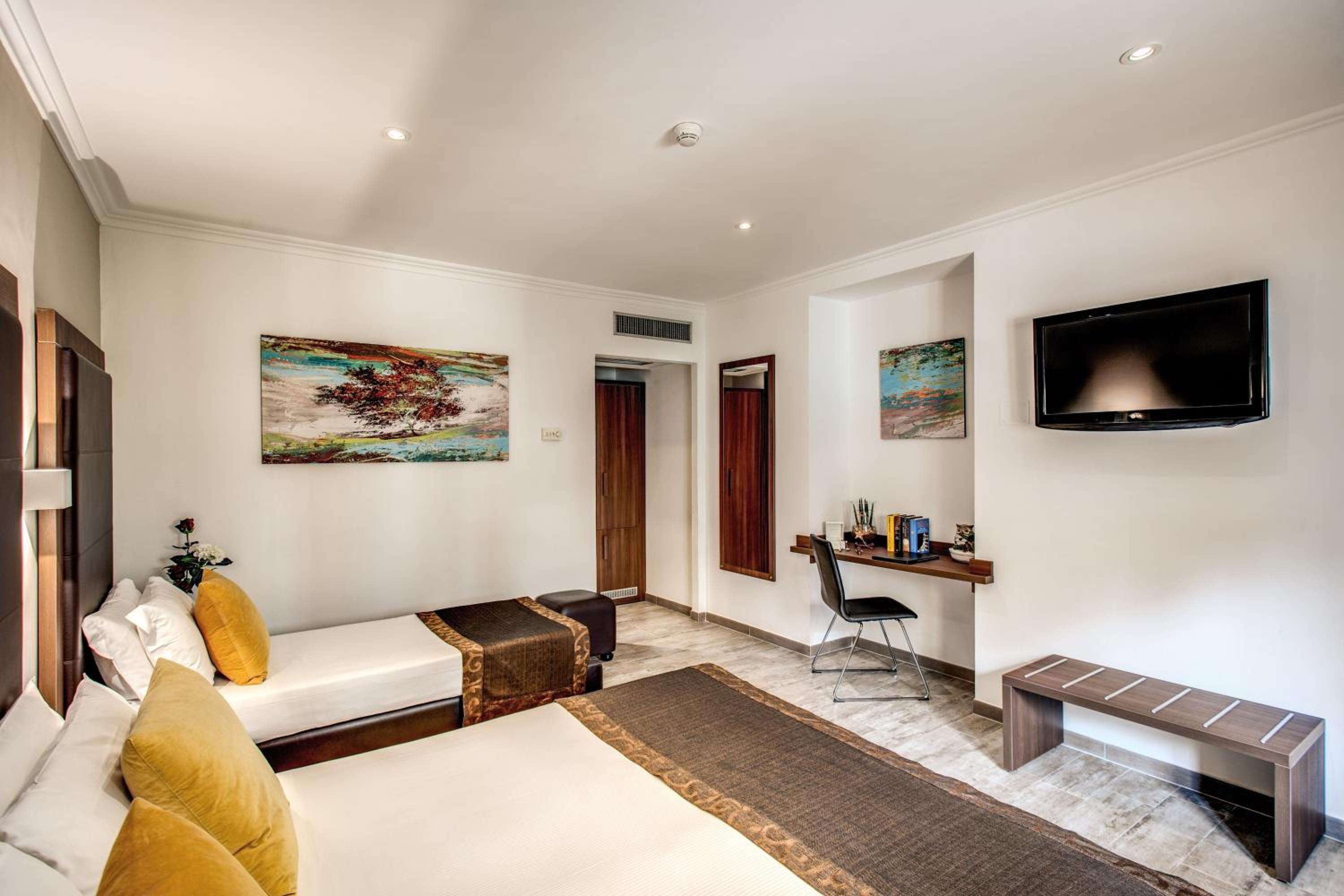 Triple Room with Garden View