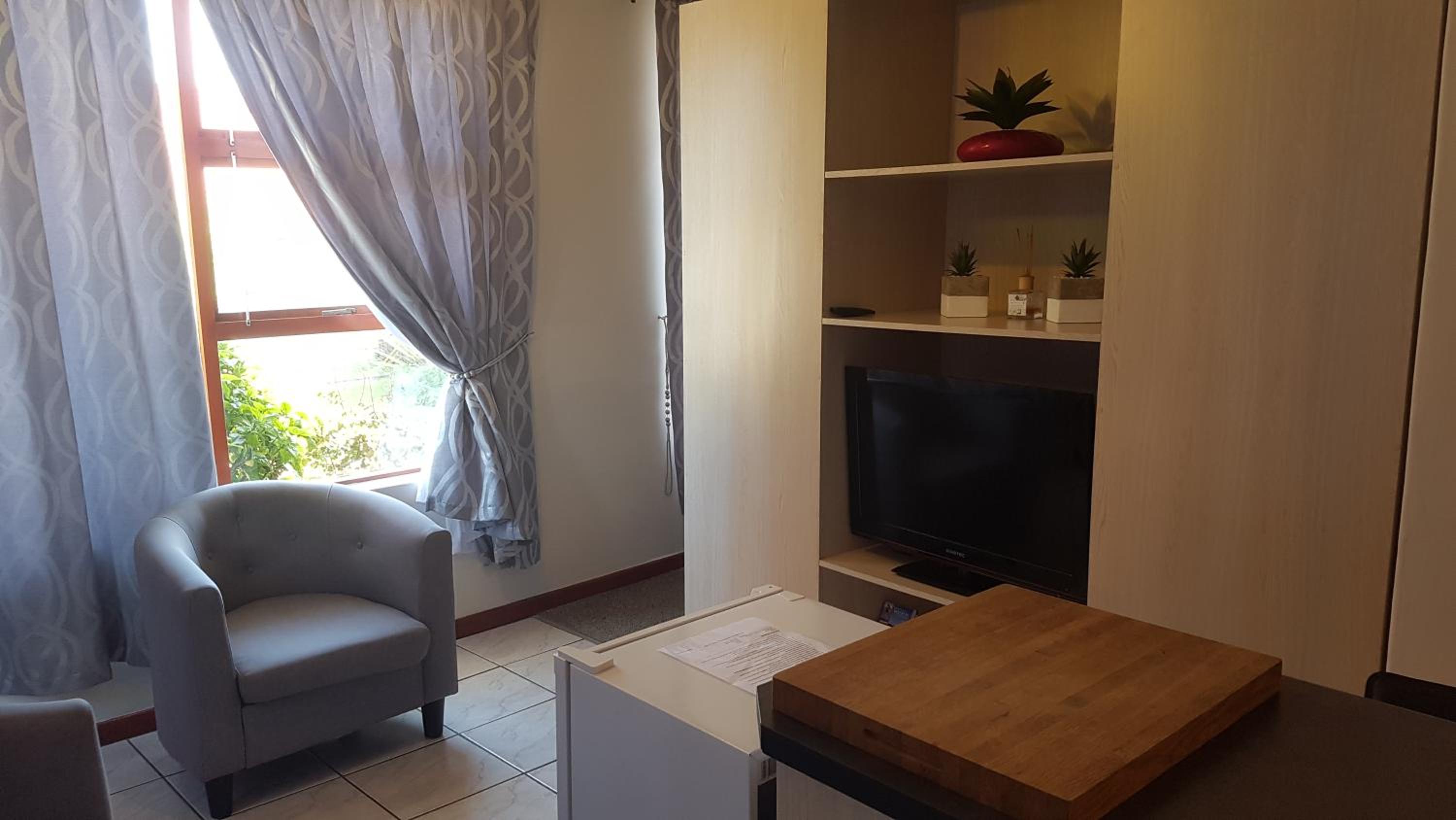 Apartment with Garden View - Photo 32