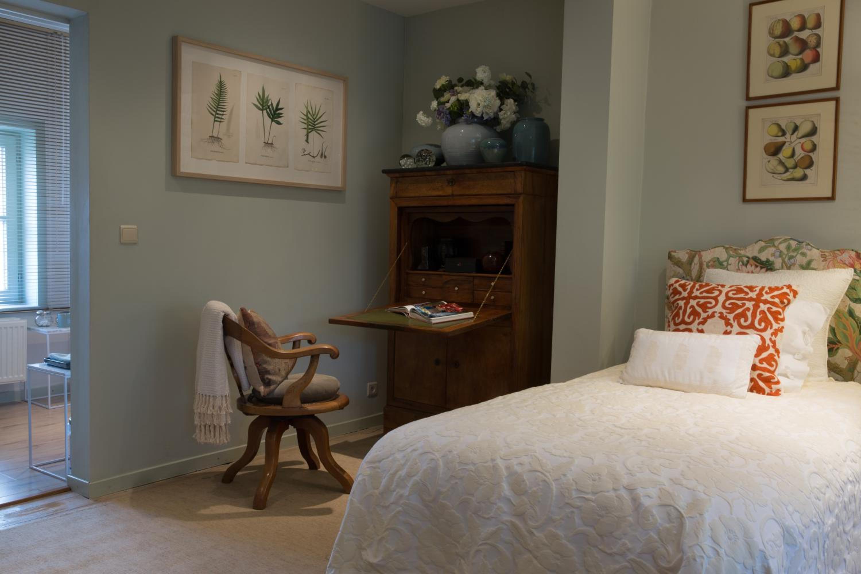 Twin Room with Private Bathroom