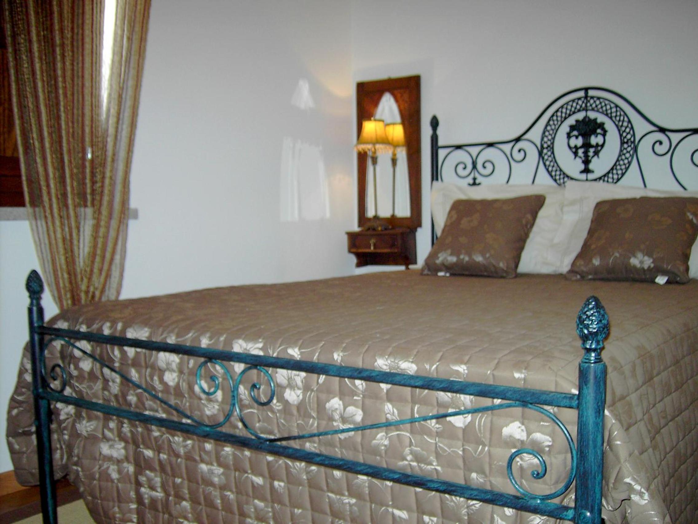 Double or Twin Room - Photo 5
