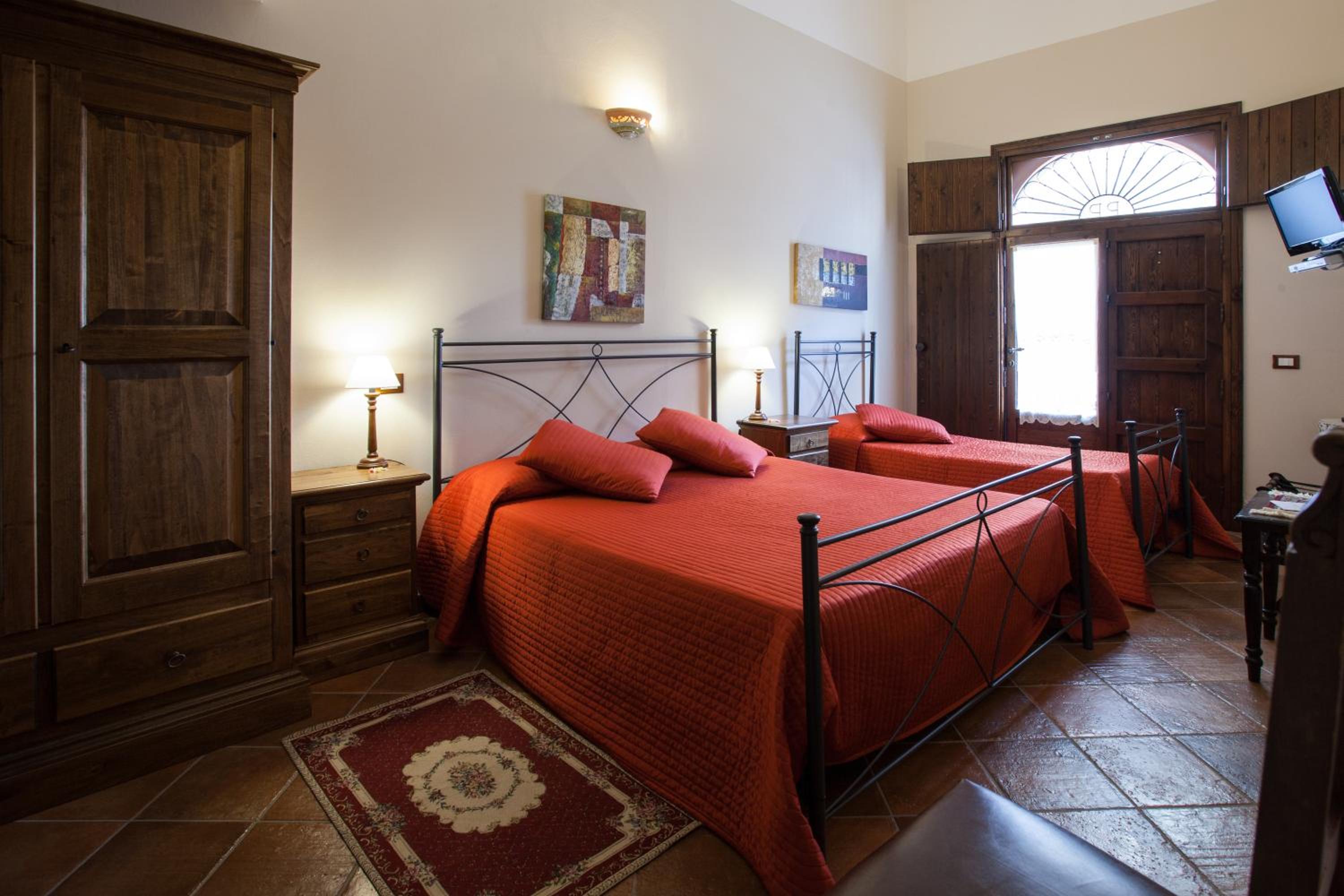 Triple Room - Photo 1
