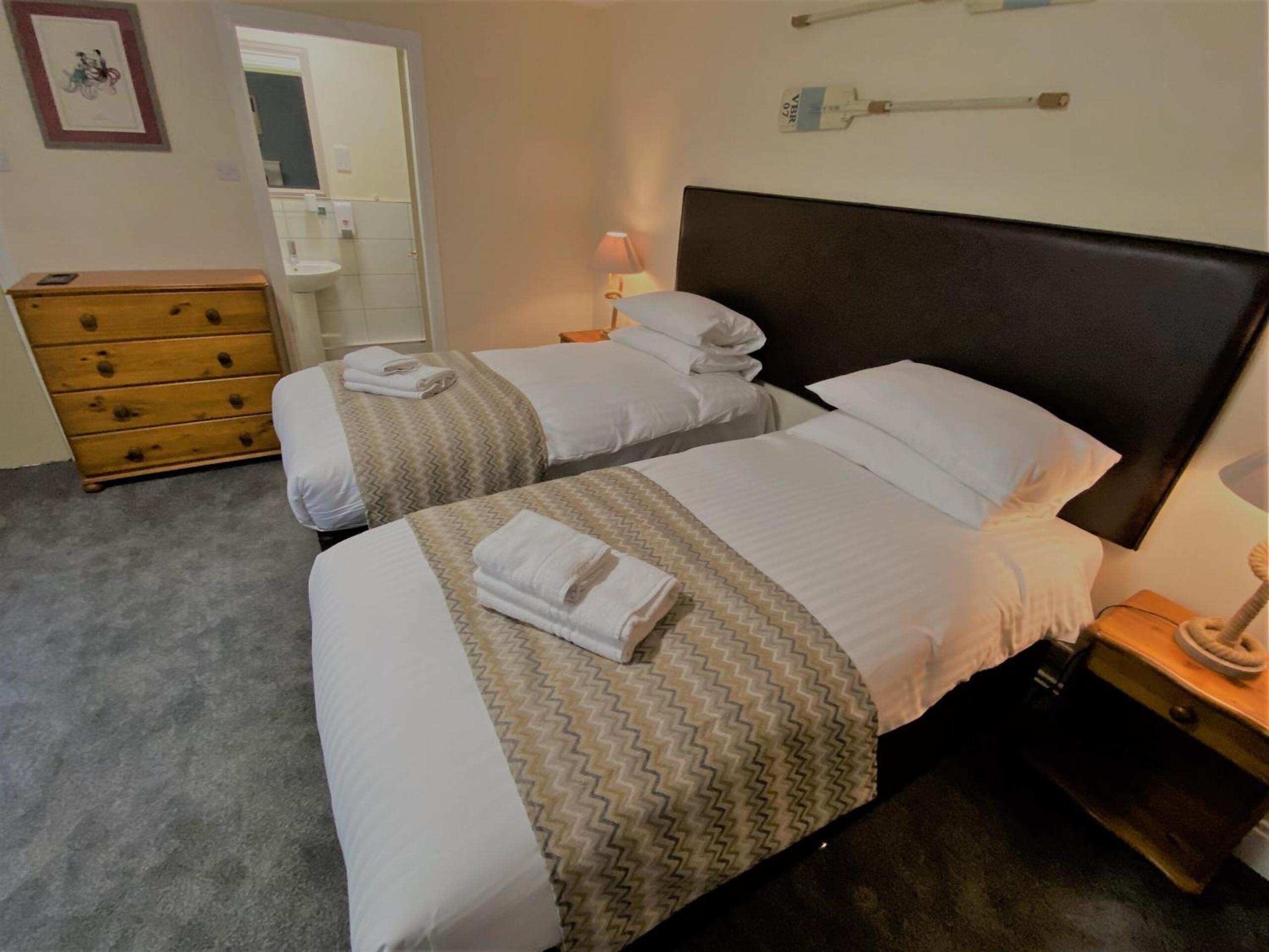 Superior Double or Twin Room - Photo 6