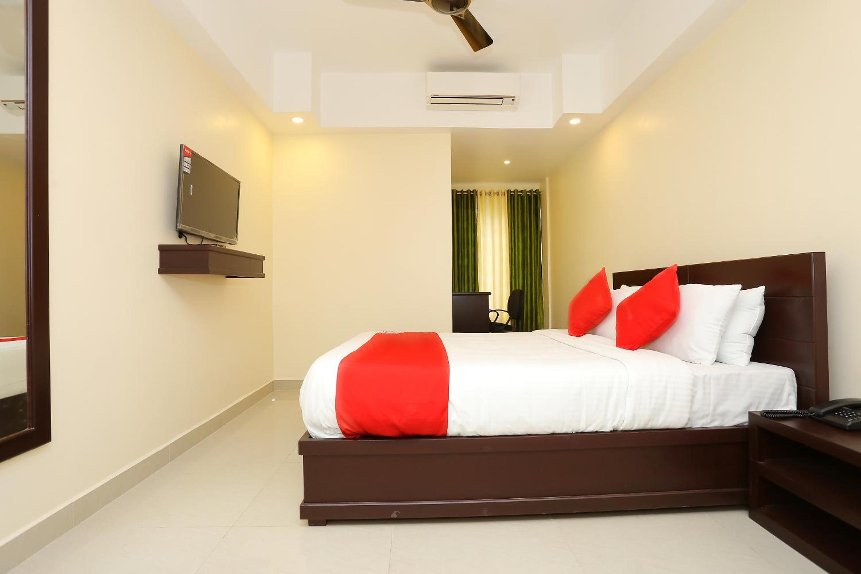 Deluxe Double Room - Photo 10