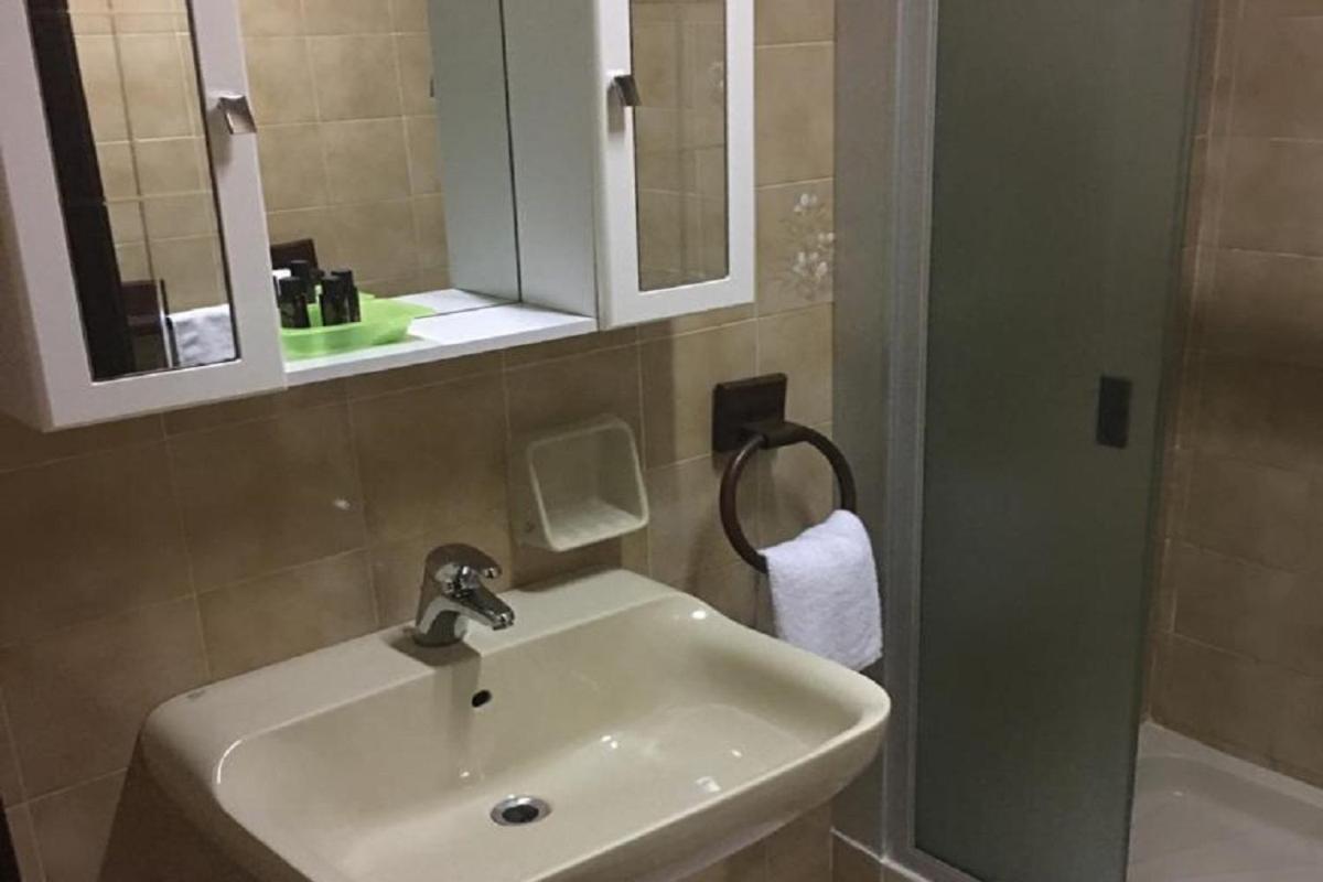 Standard Single Room with Shower photo 2
