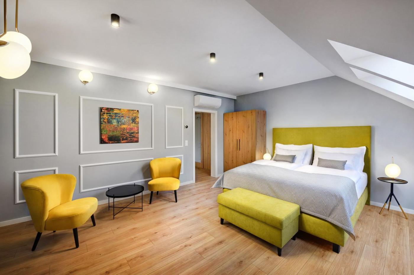 Modern Room - Photo 1