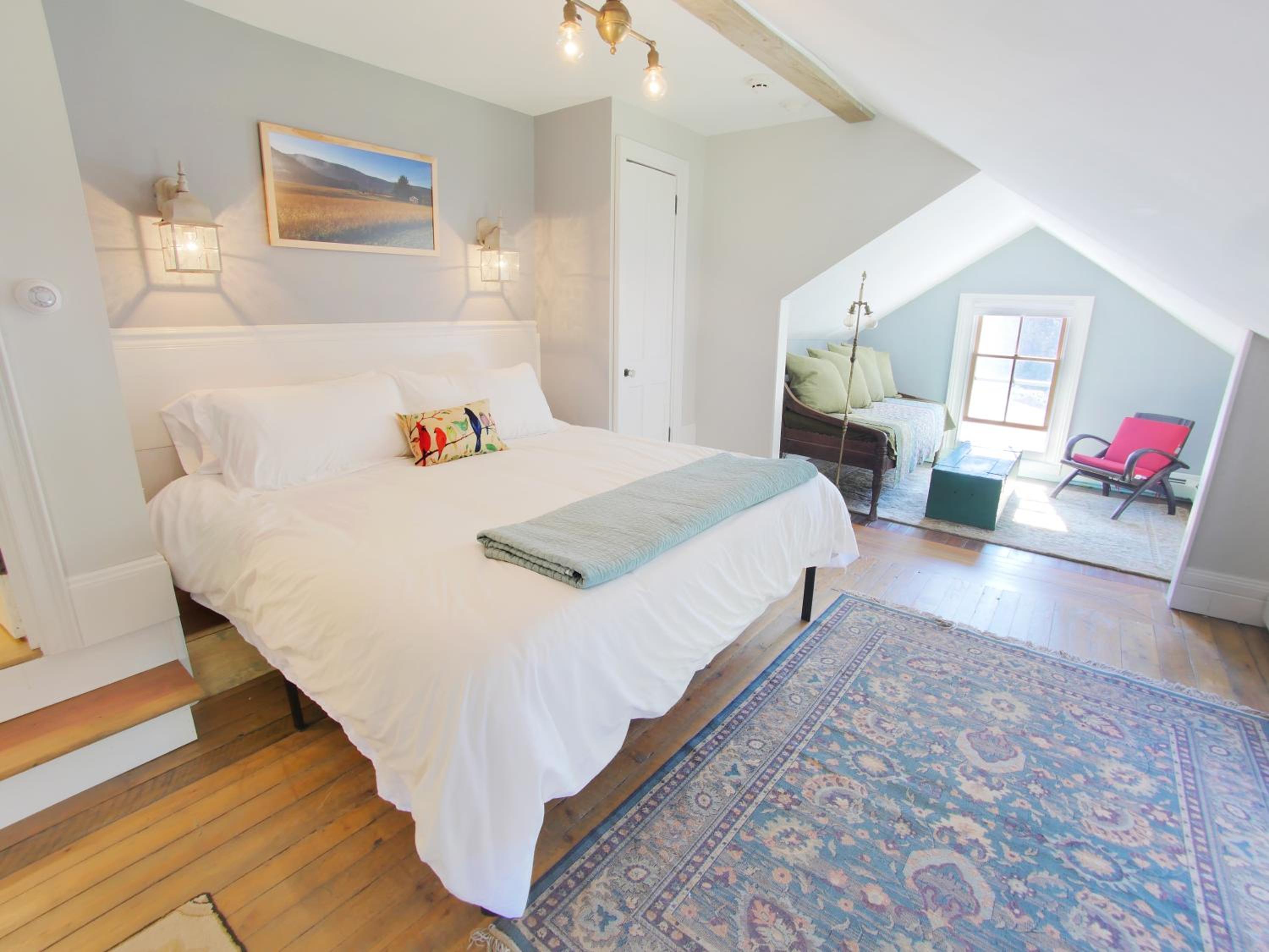 Deluxe King Room photo 2