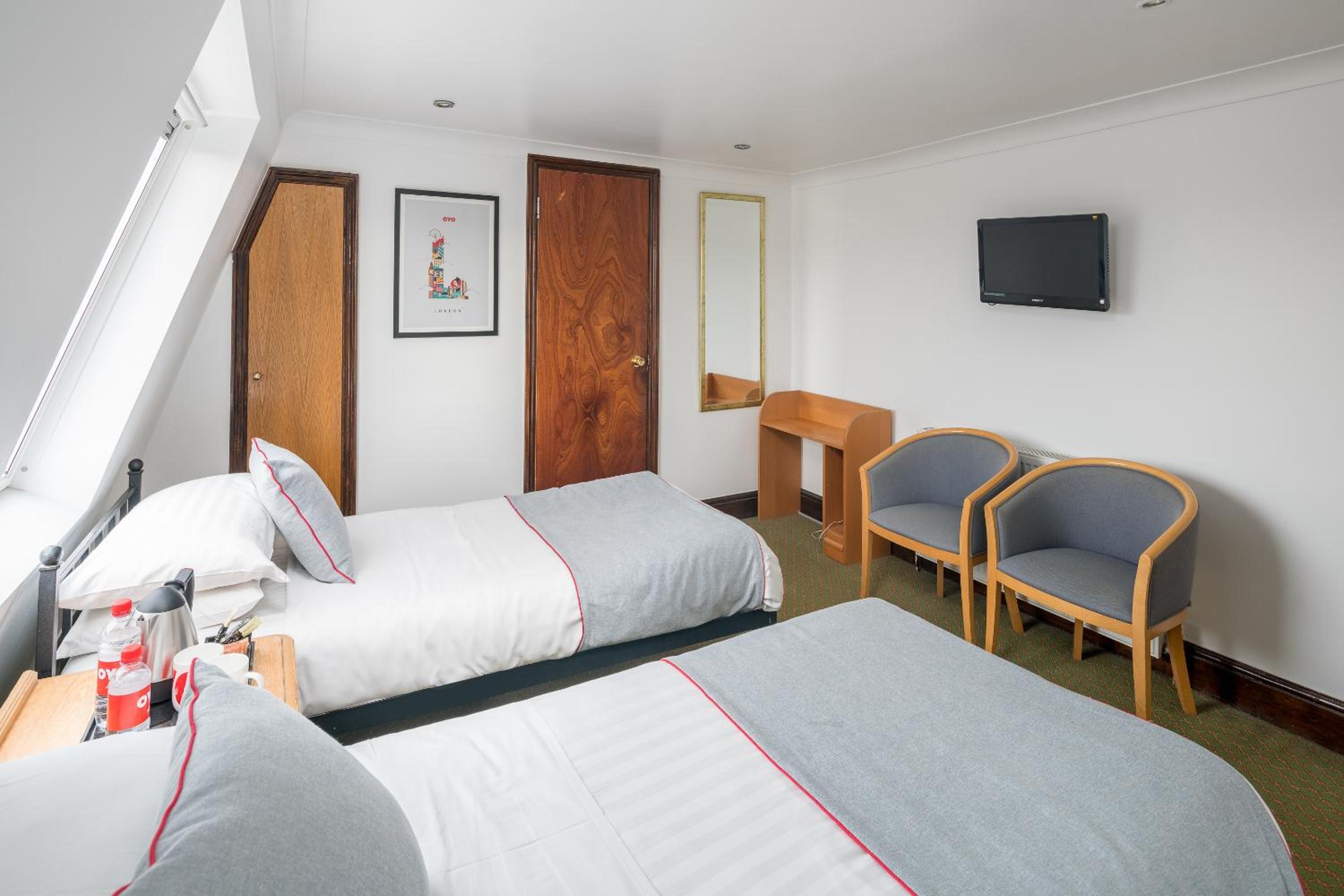 Standard Twin Room photo 3