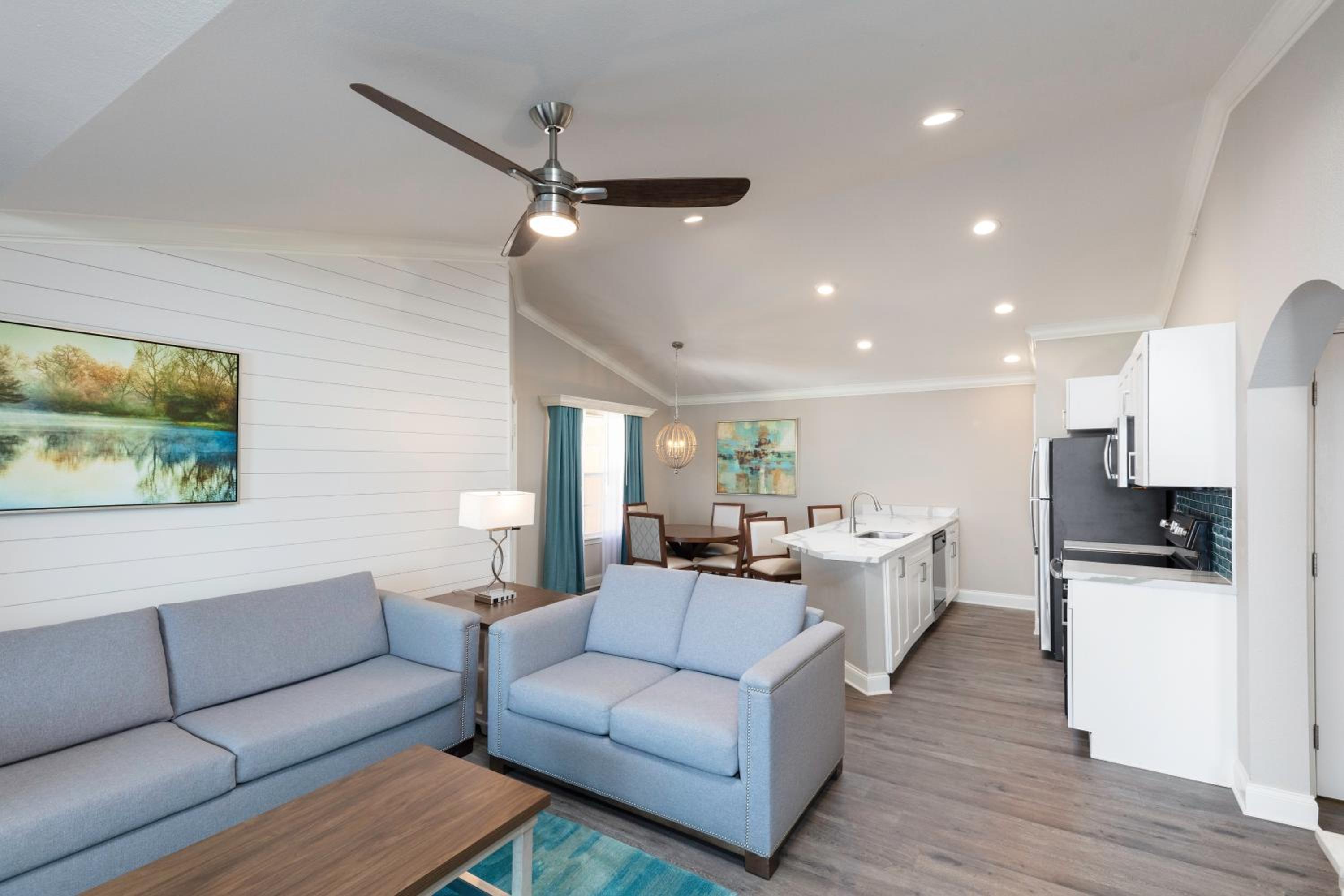 Two Bedroom Lakeside Deluxe Villa photo 2