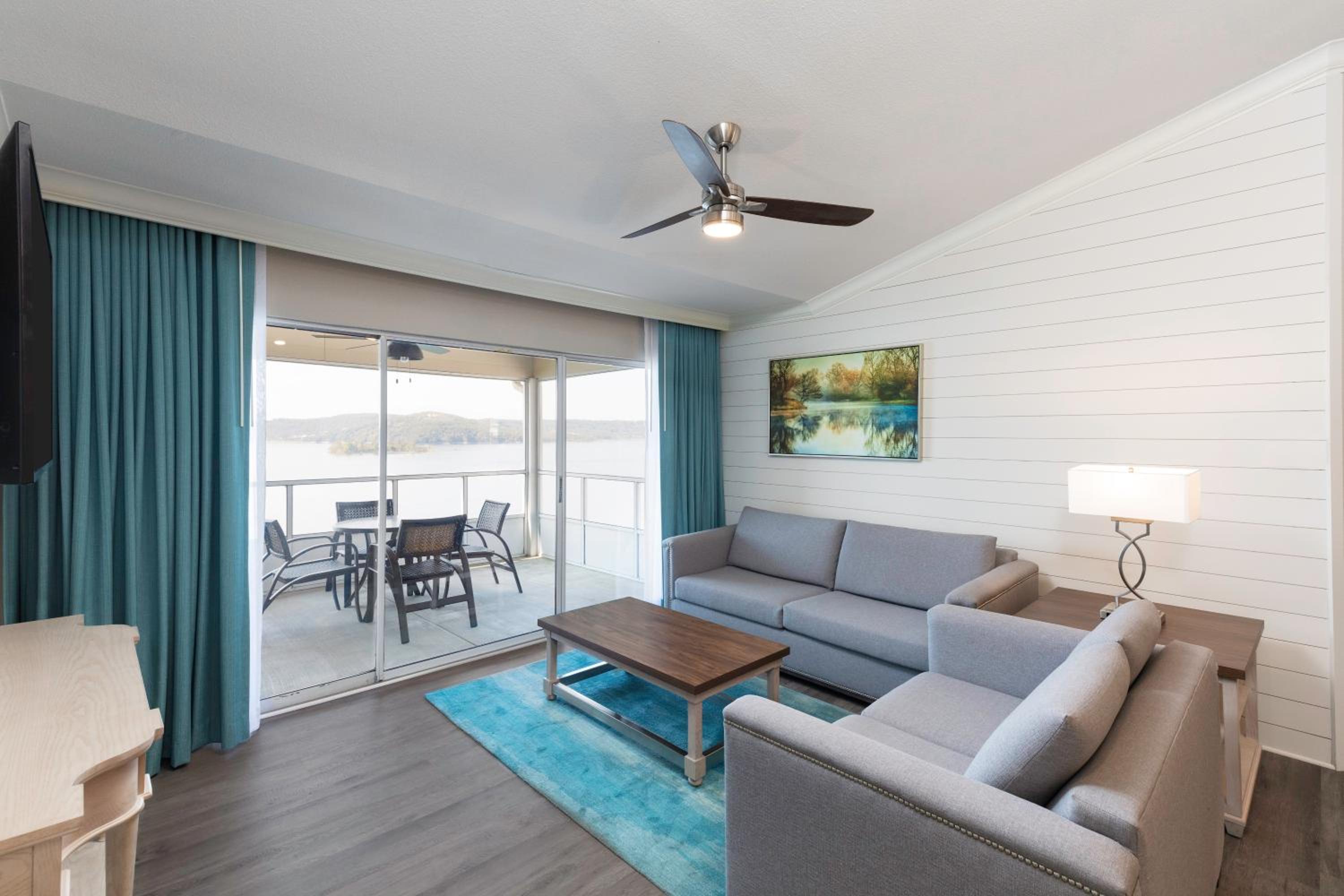 One Bedroom Lake View Deluxe Villa photo 1
