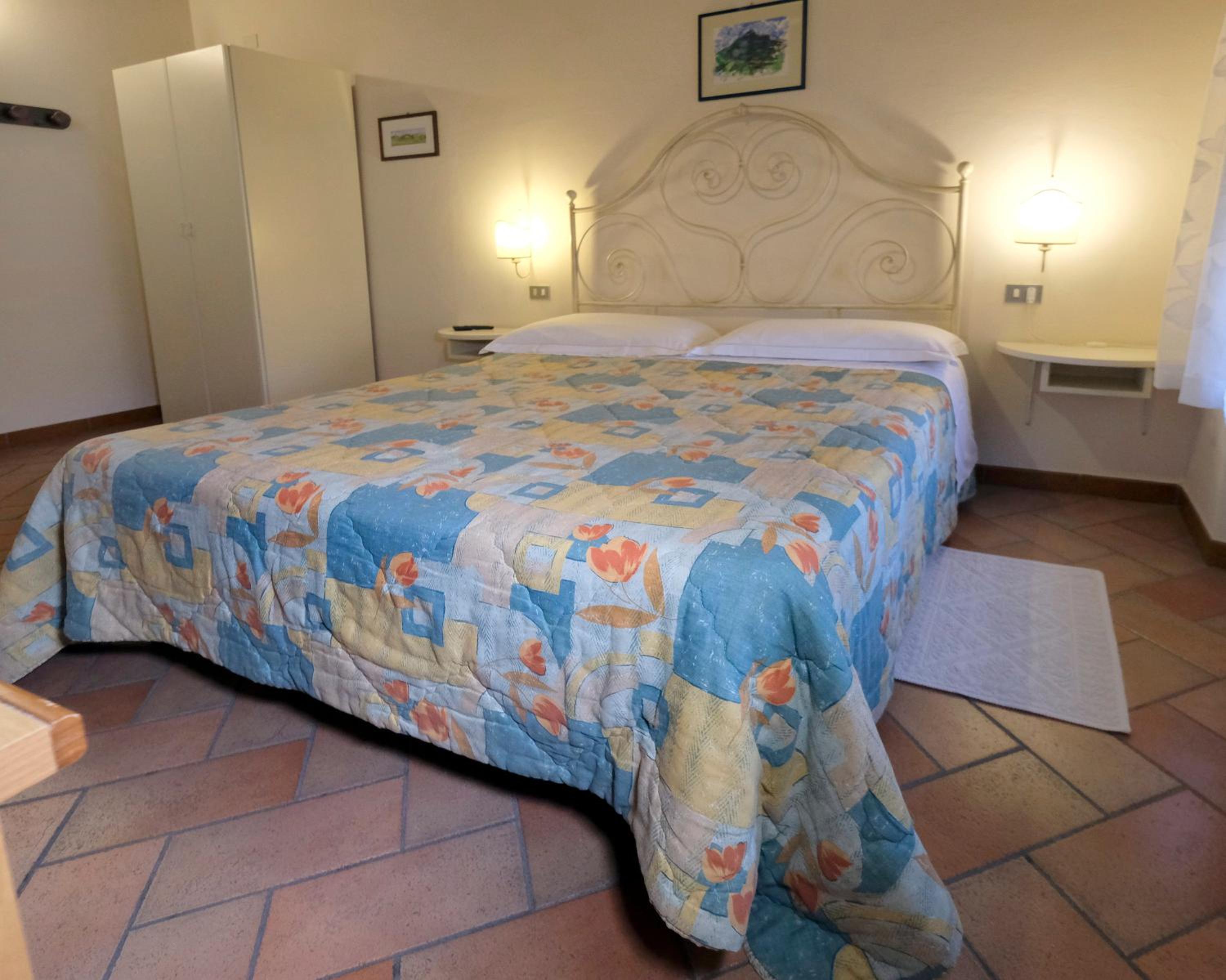 Double Room - Photo 5