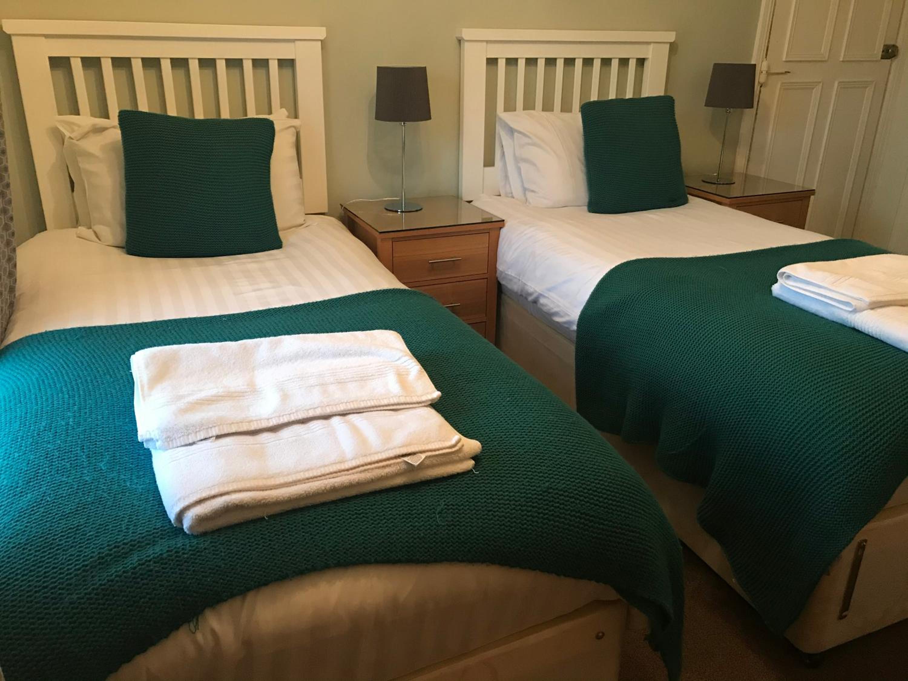 Twin Room with Private Bathroom photo 1
