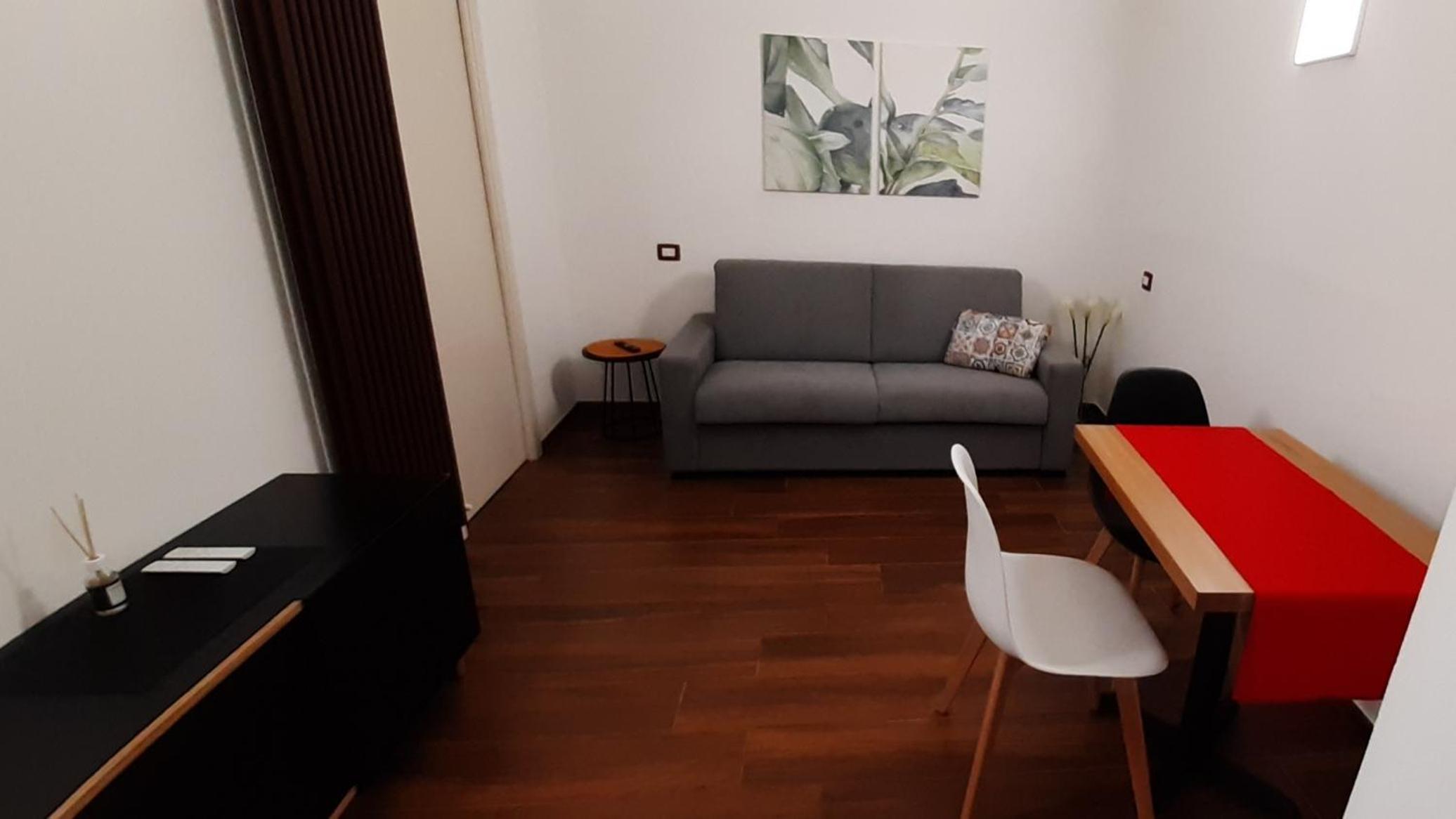 One-Bedroom Apartment - Photo 8