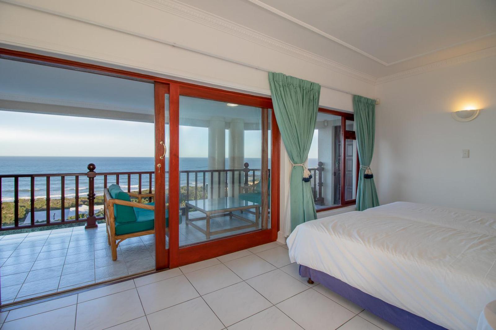 Standard Twin Room with Sea View