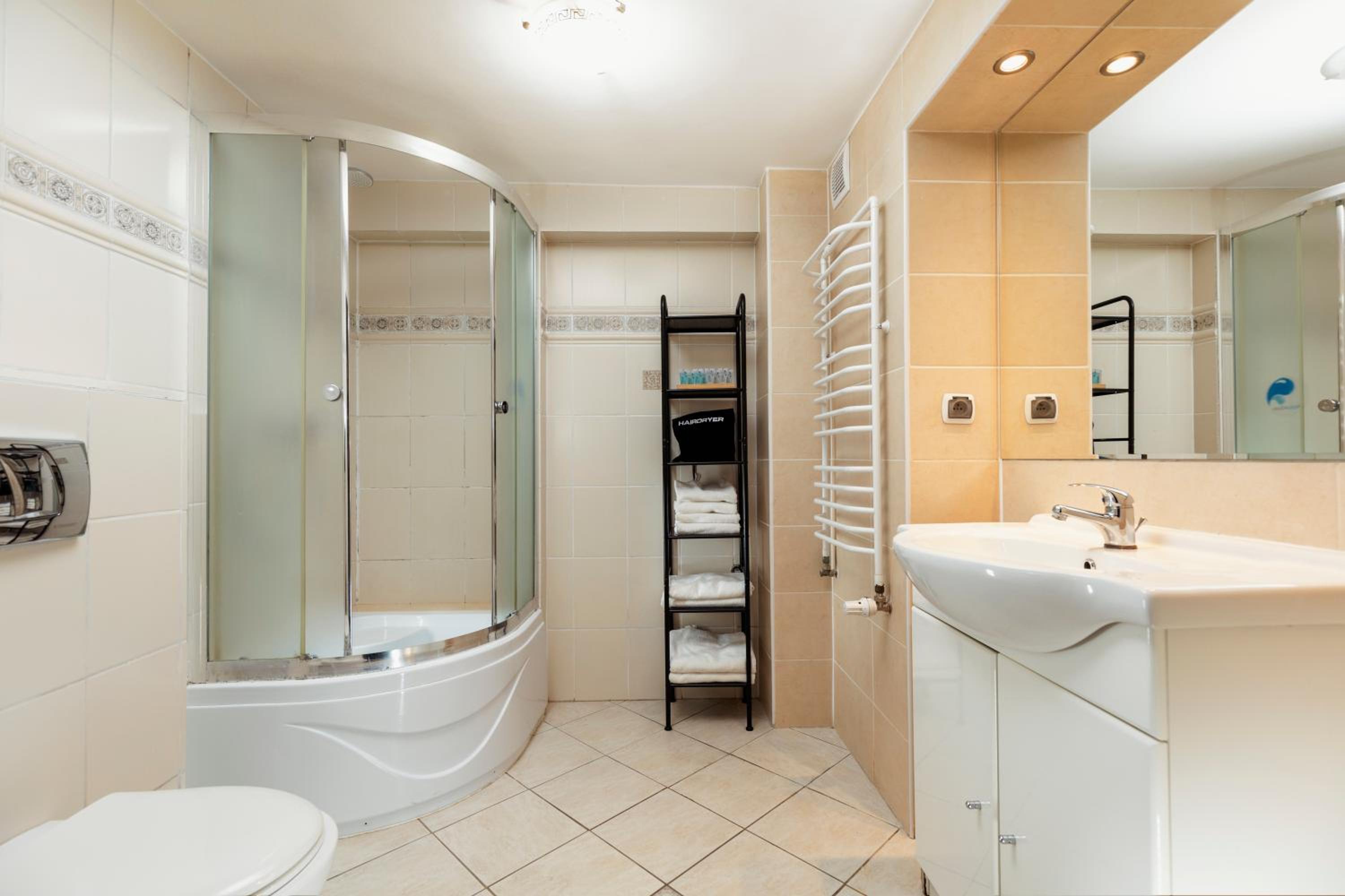 Comfort Quadruple Room - Photo 4