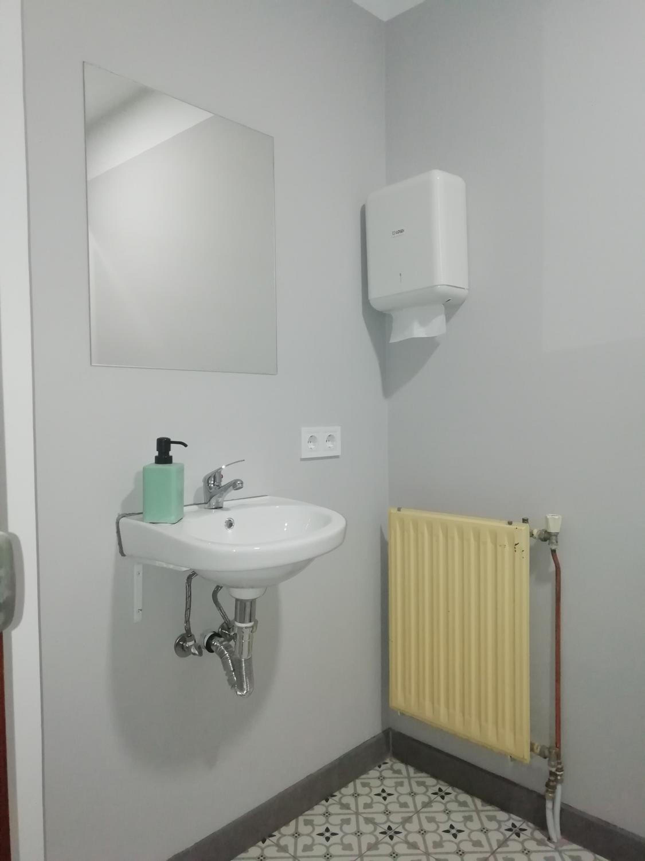Double Room with Shared Bathroom photo 2